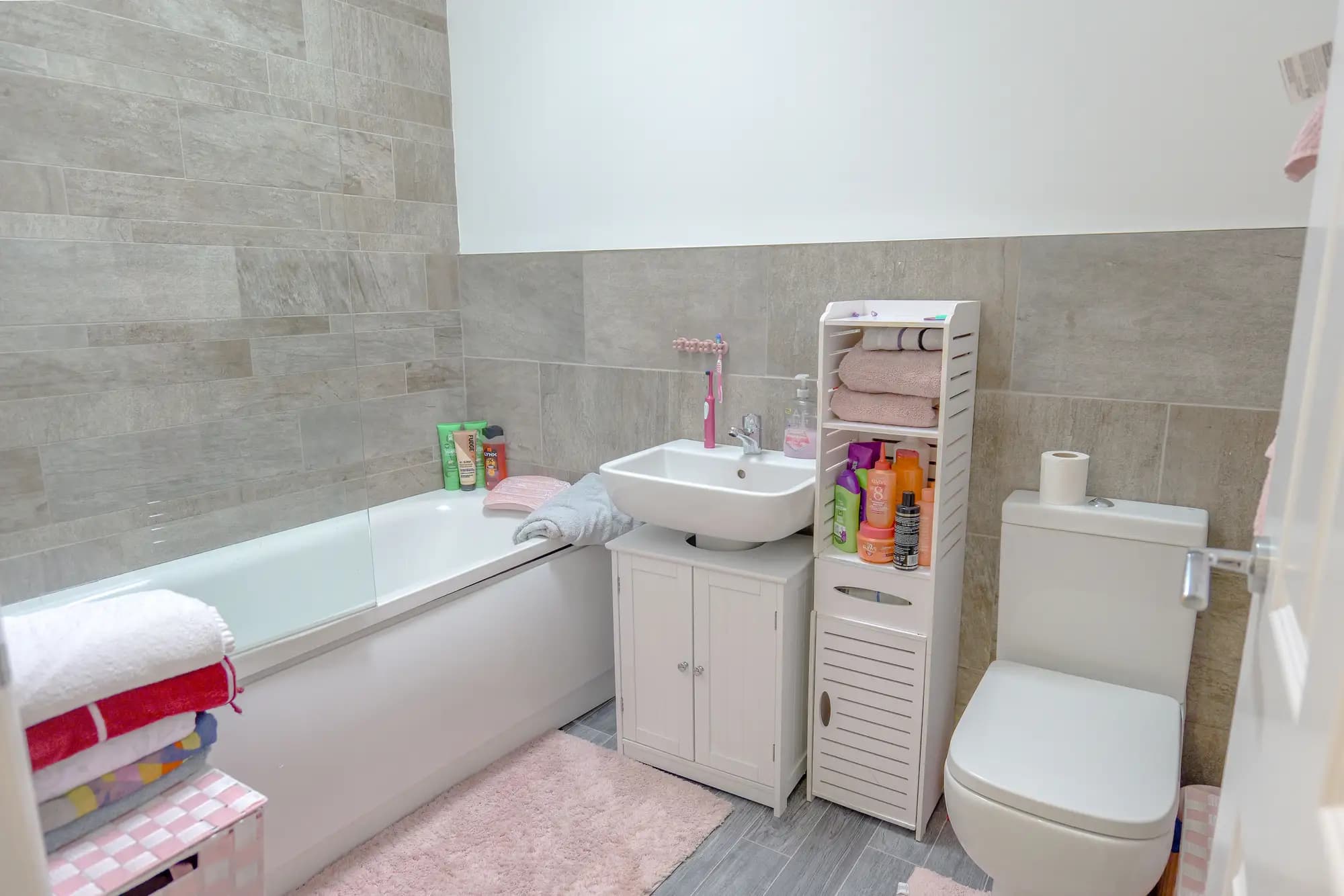 property photo 5 of 15
