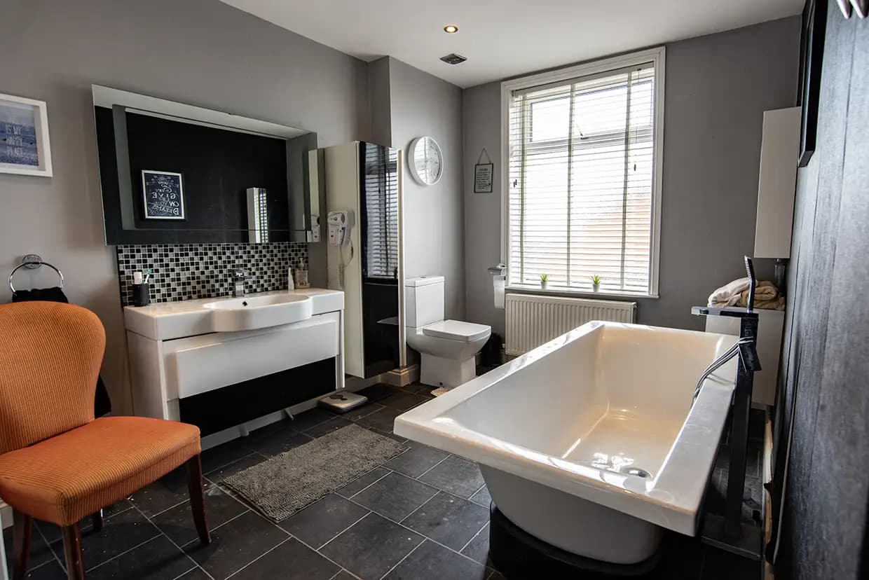 property photo 20 of 58