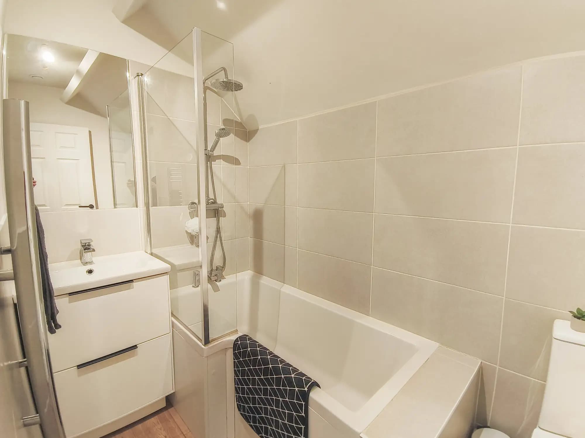 property photo 8 of 17