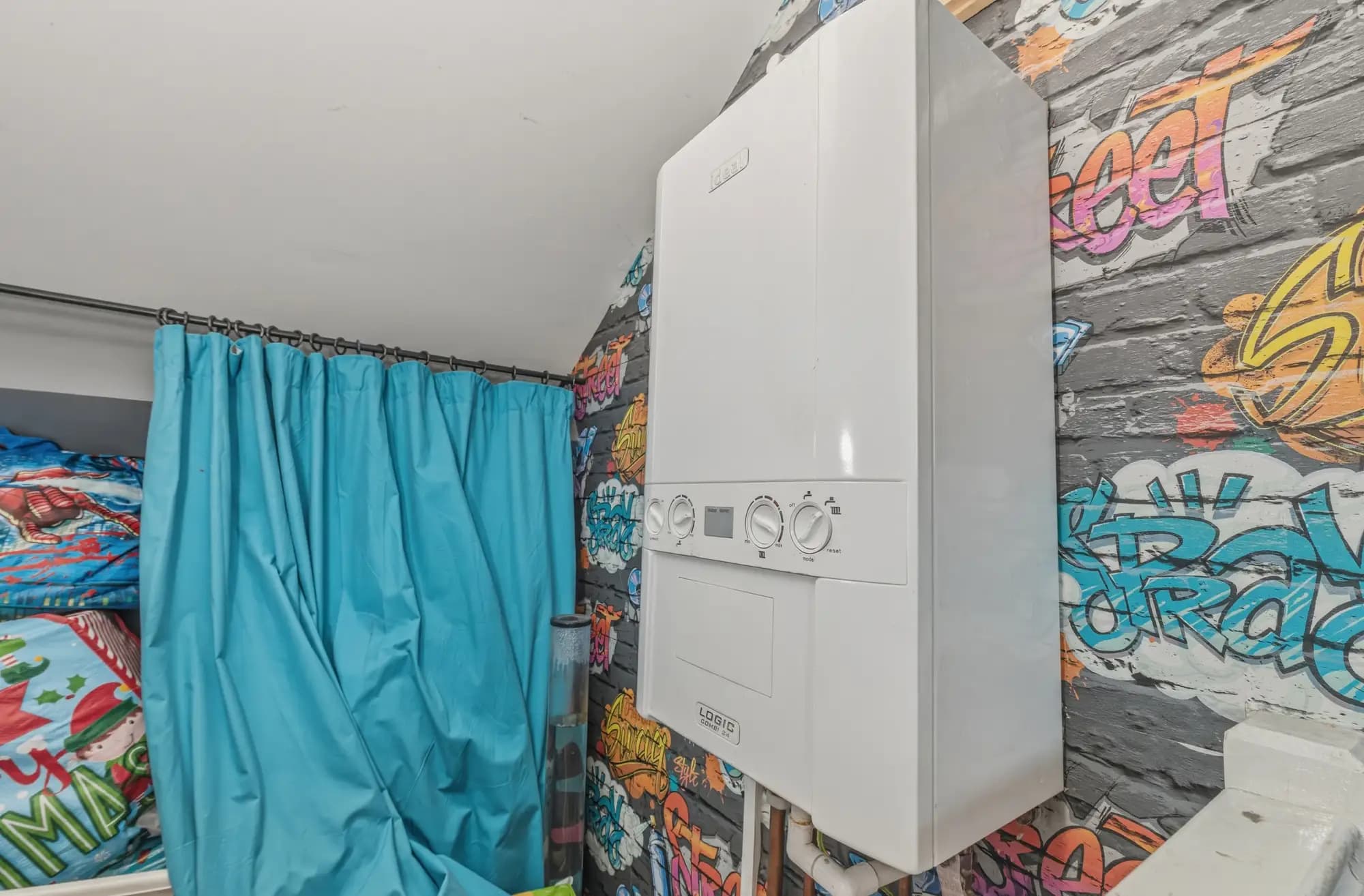 property photo 12 of 15