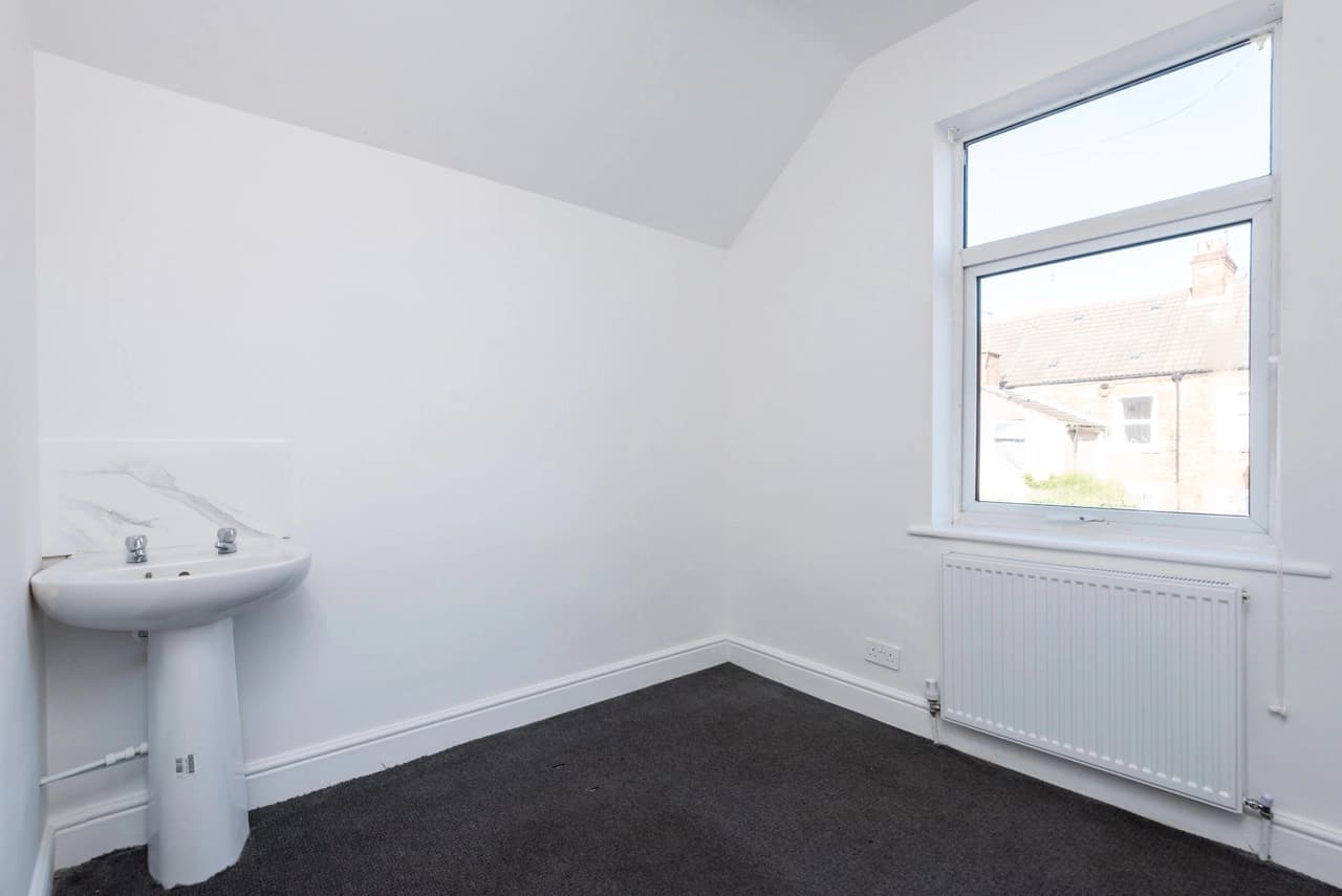 property photo 27 of 40