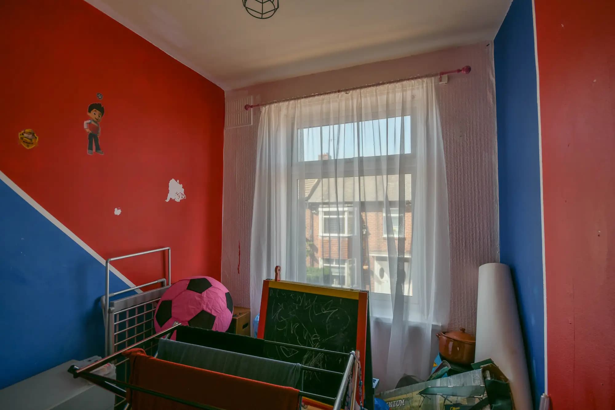 property photo 11 of 18