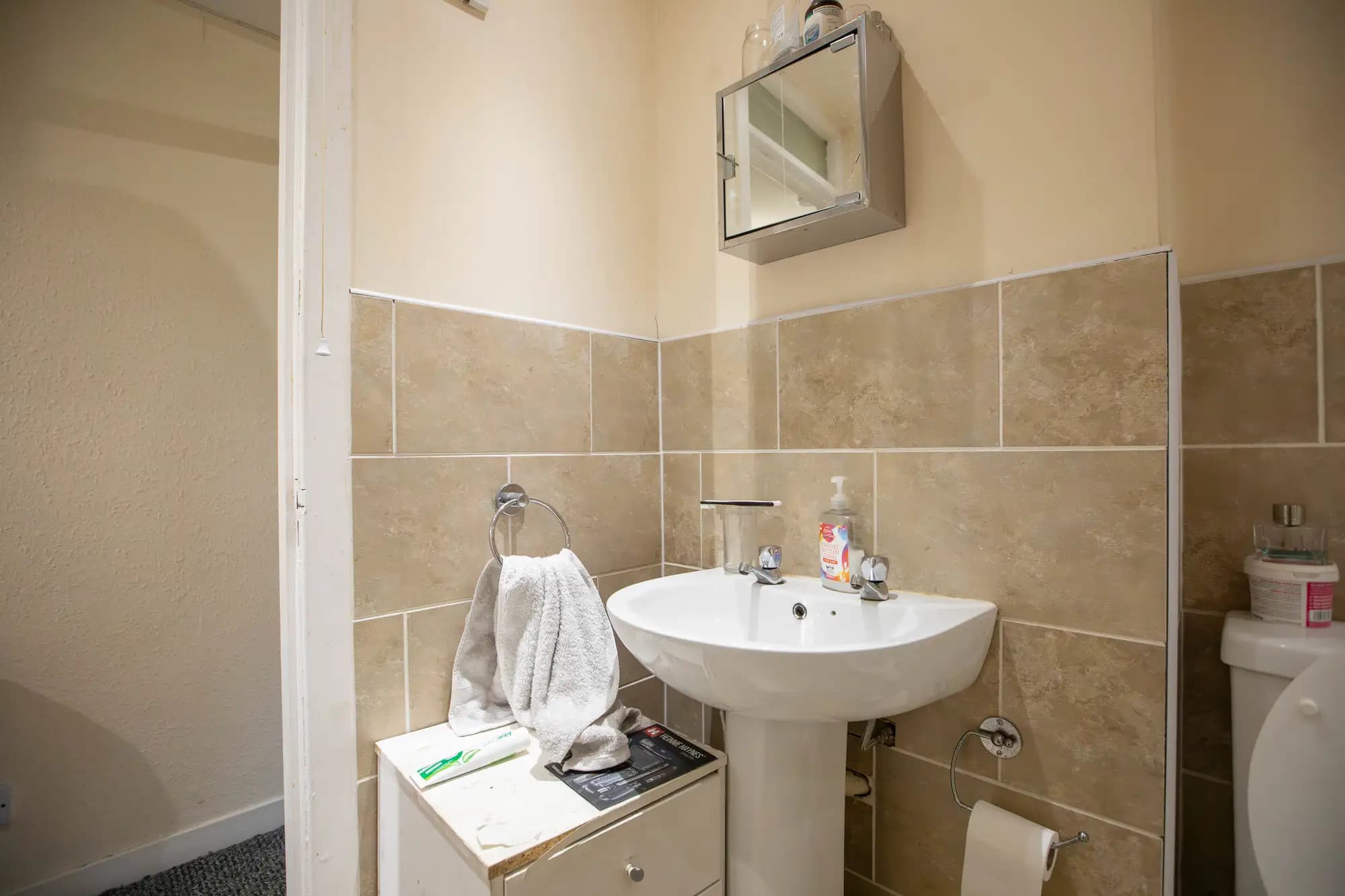 property photo 8 of 16