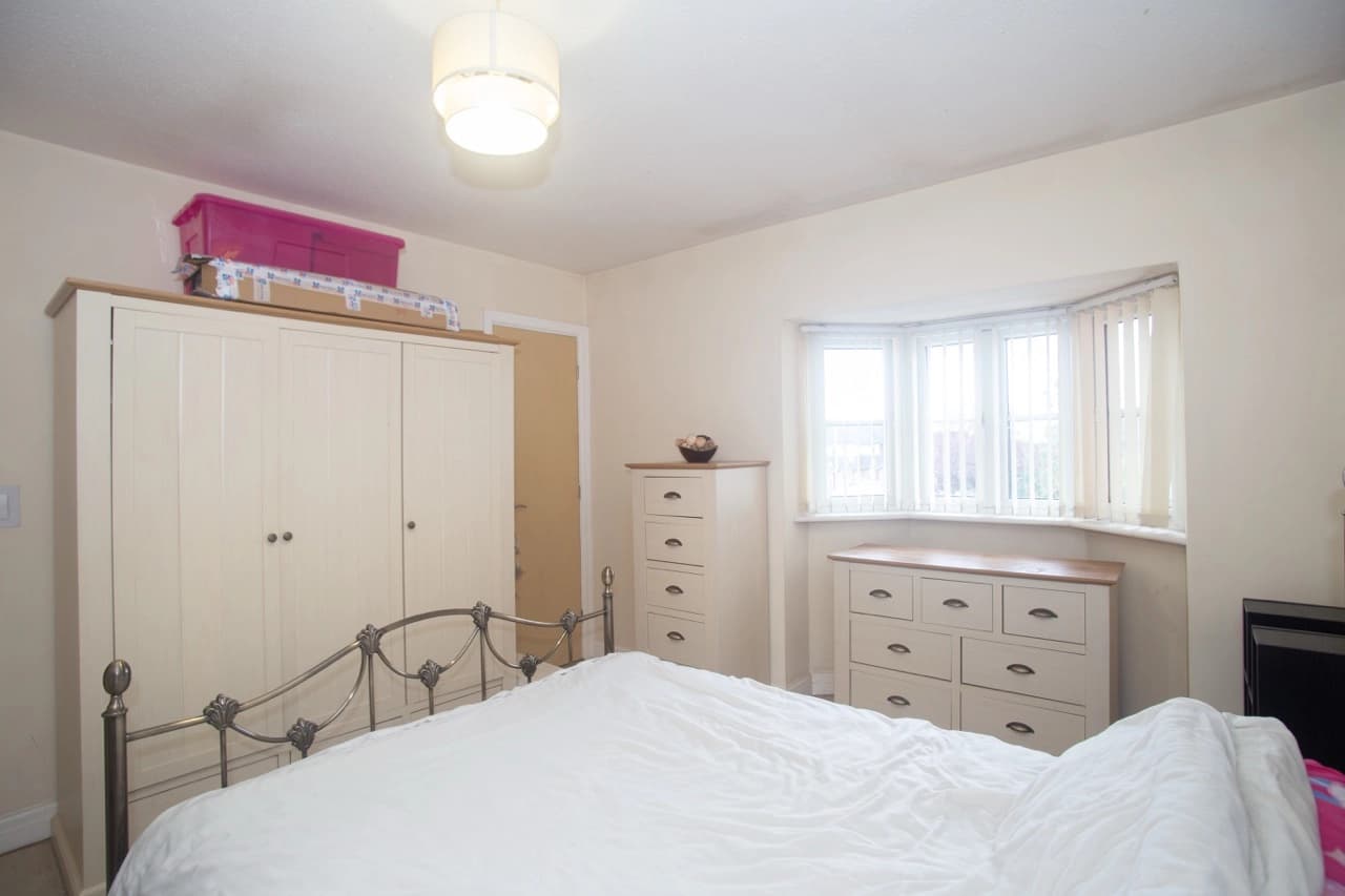 property photo 17 of 31