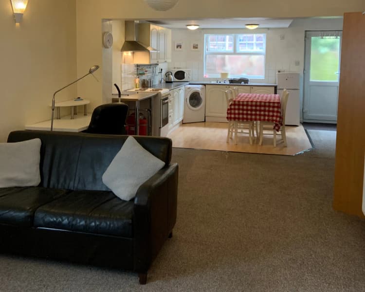 property photo 4 of 15