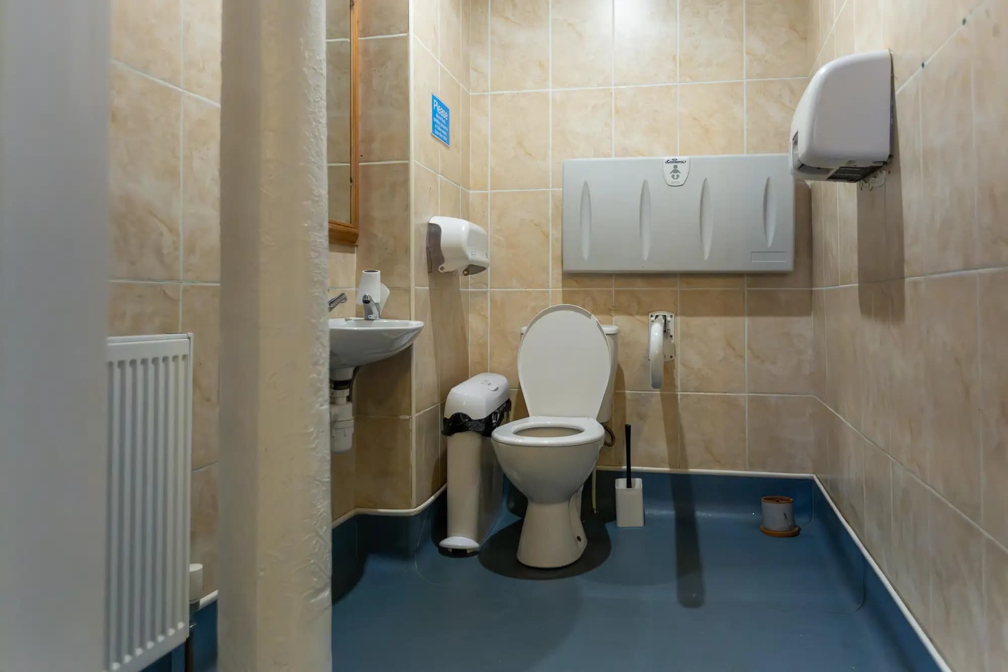 property photo 9 of 16