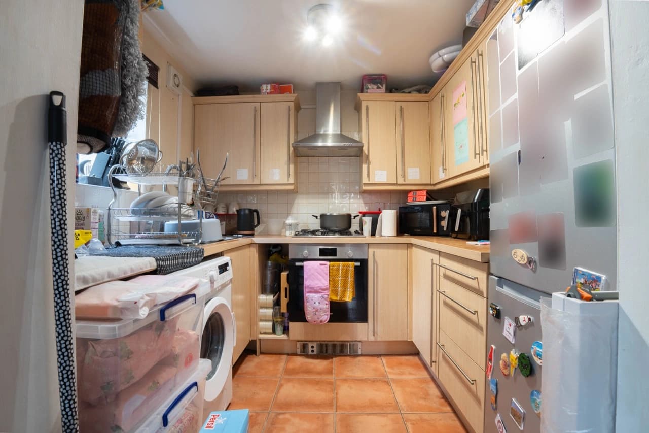 property photo 5 of 18
