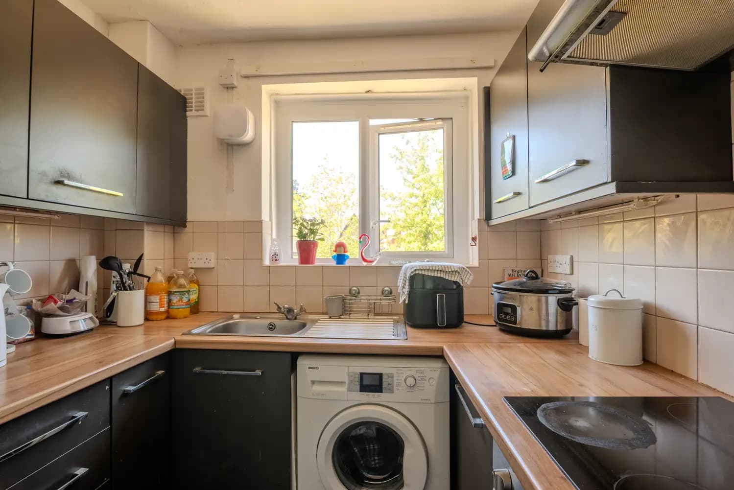 property photo 5 of 15