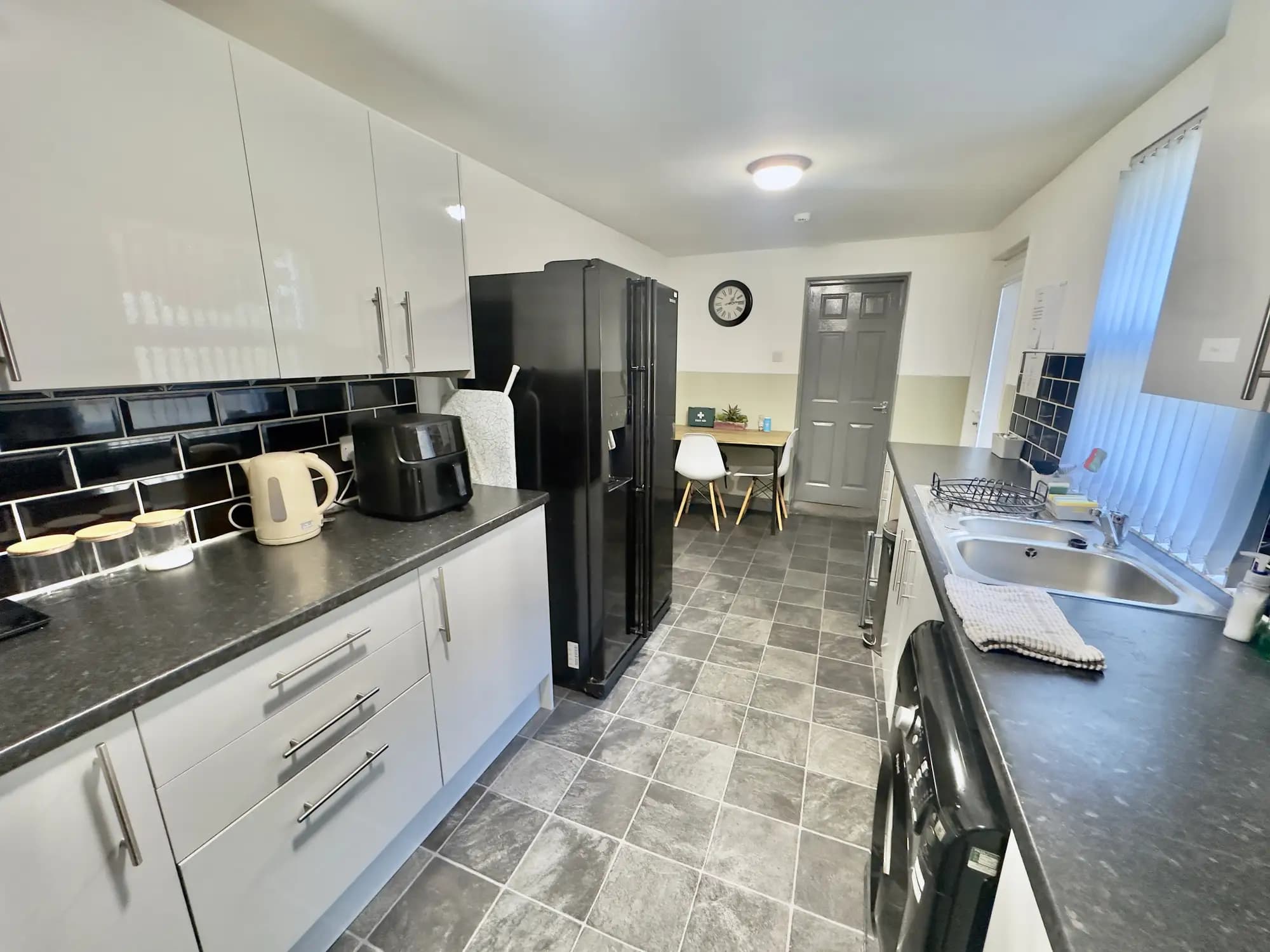 property photo 7 of 27