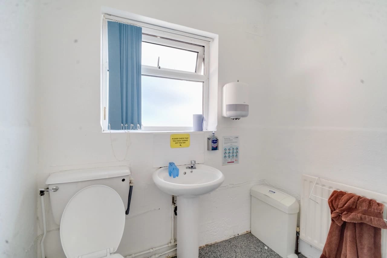 property photo 6 of 39