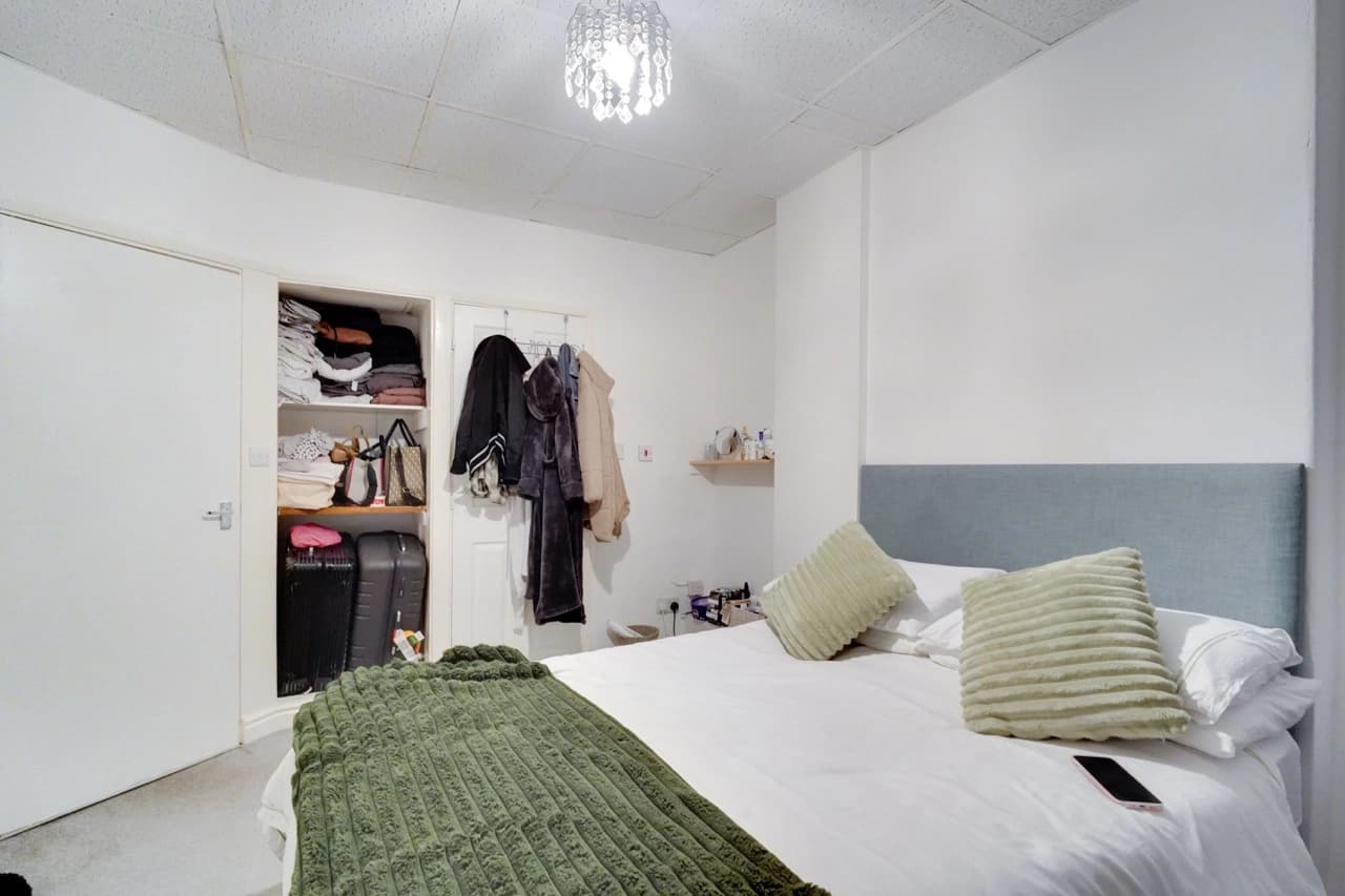 property photo 12 of 18