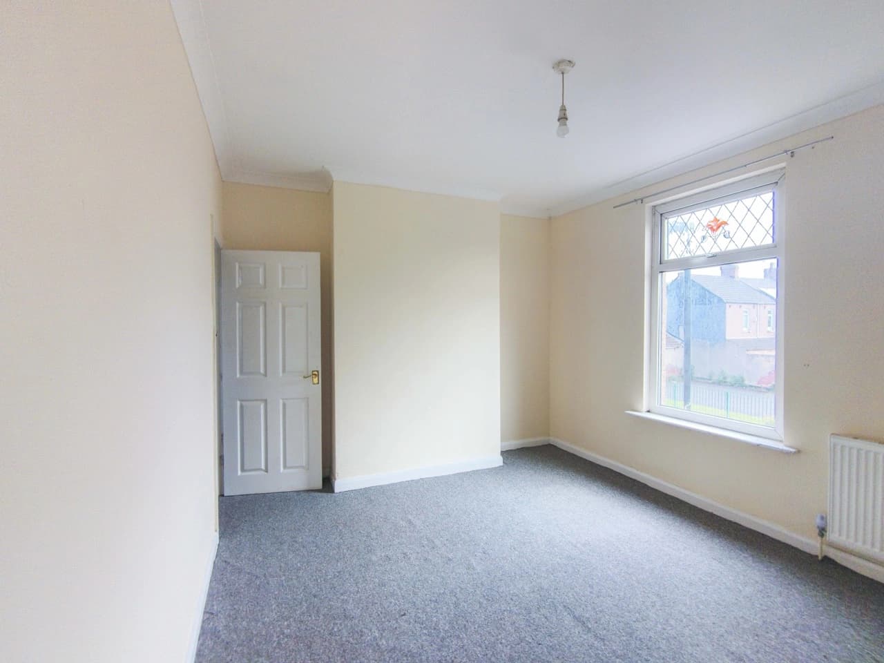 property photo 9 of 14