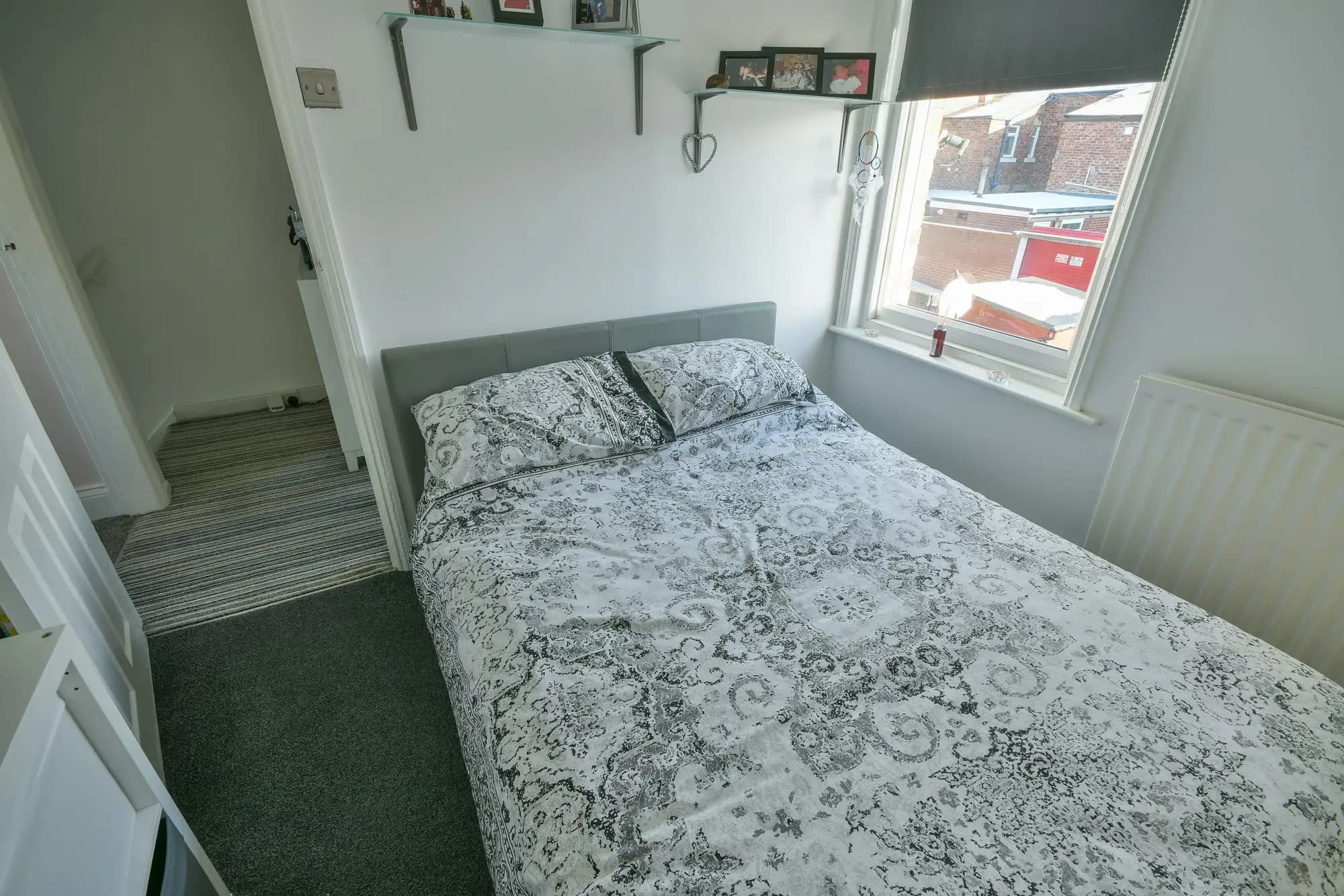 property photo 11 of 17