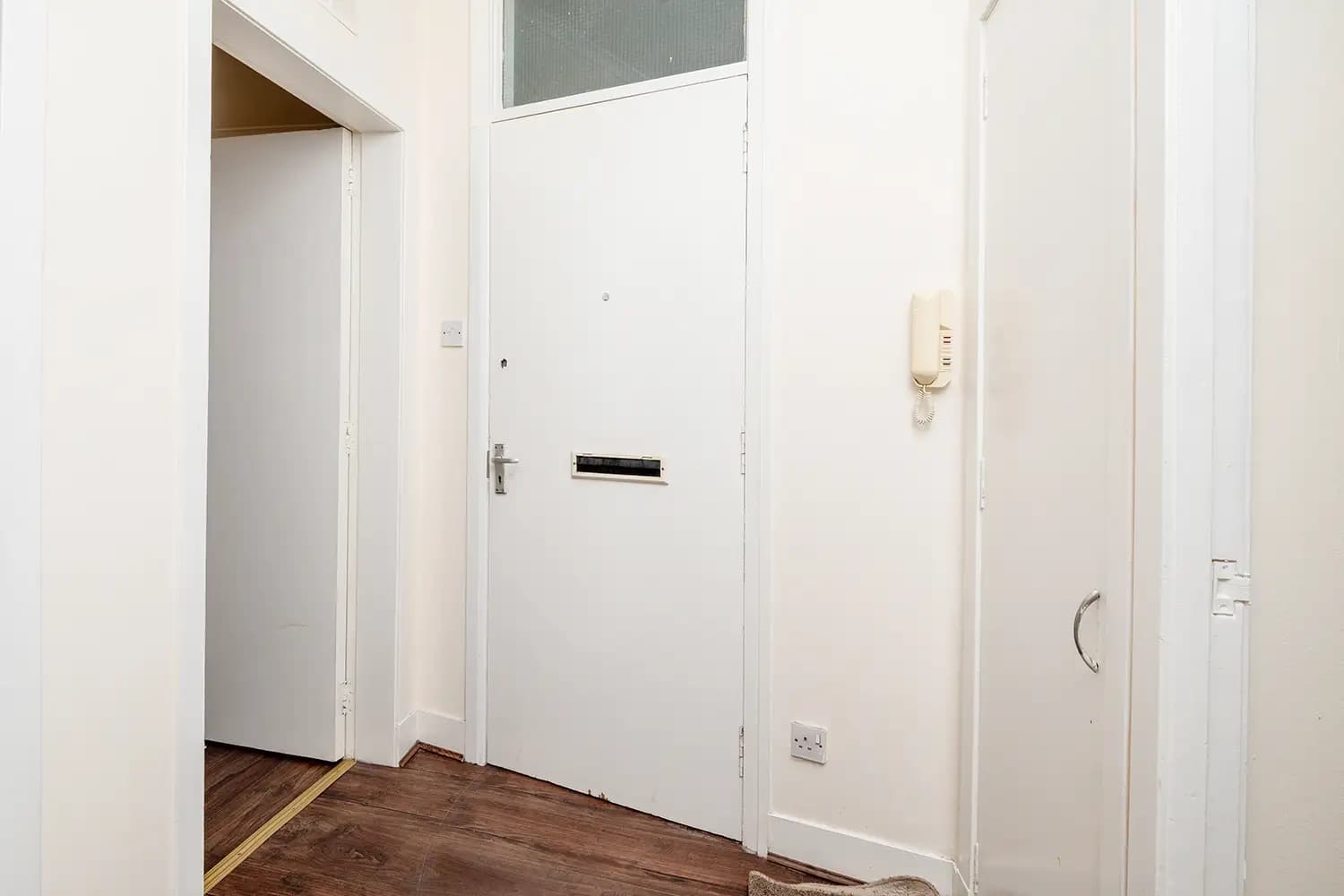 property photo 10 of 16