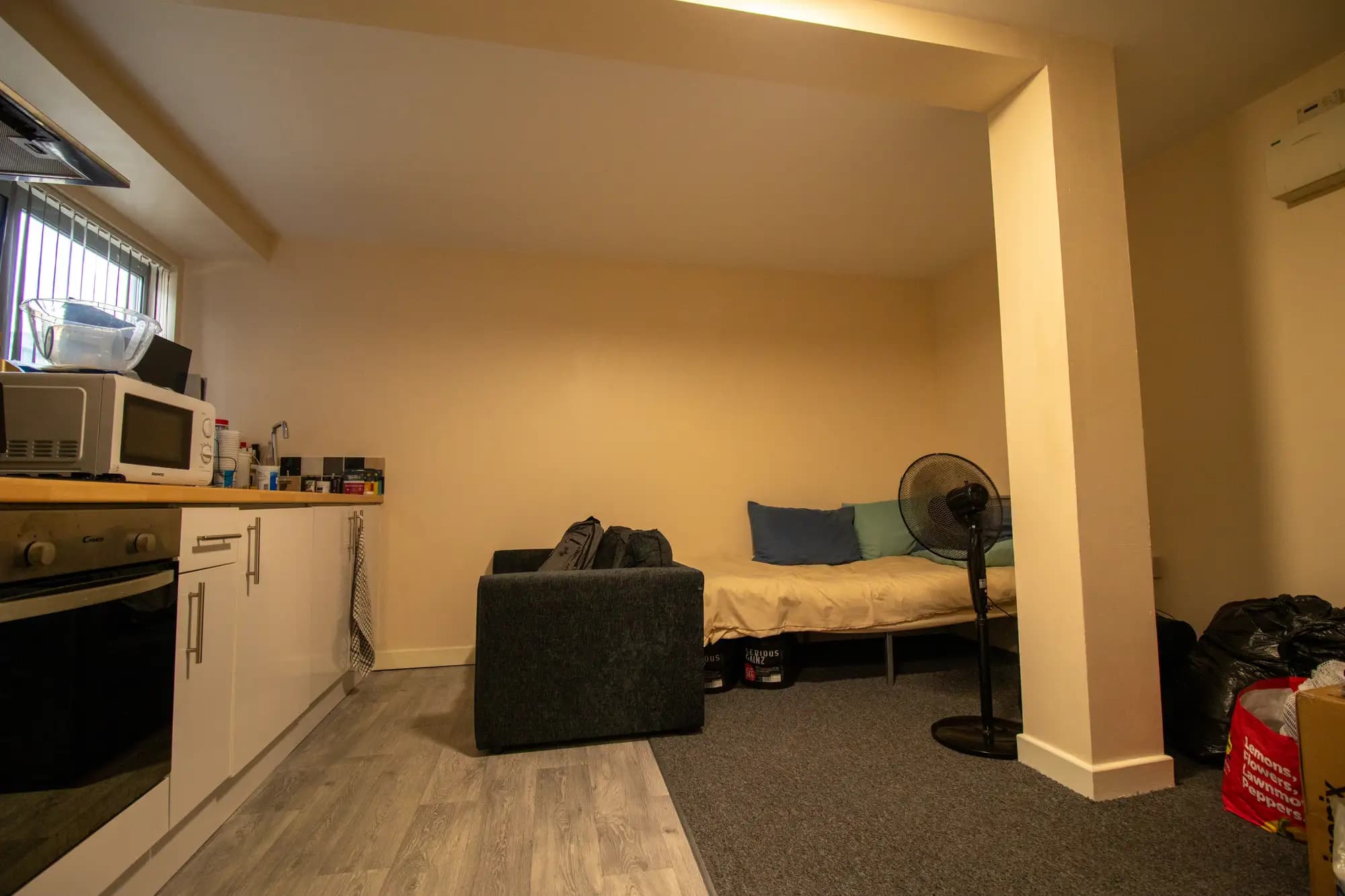 property photo 4 of 10