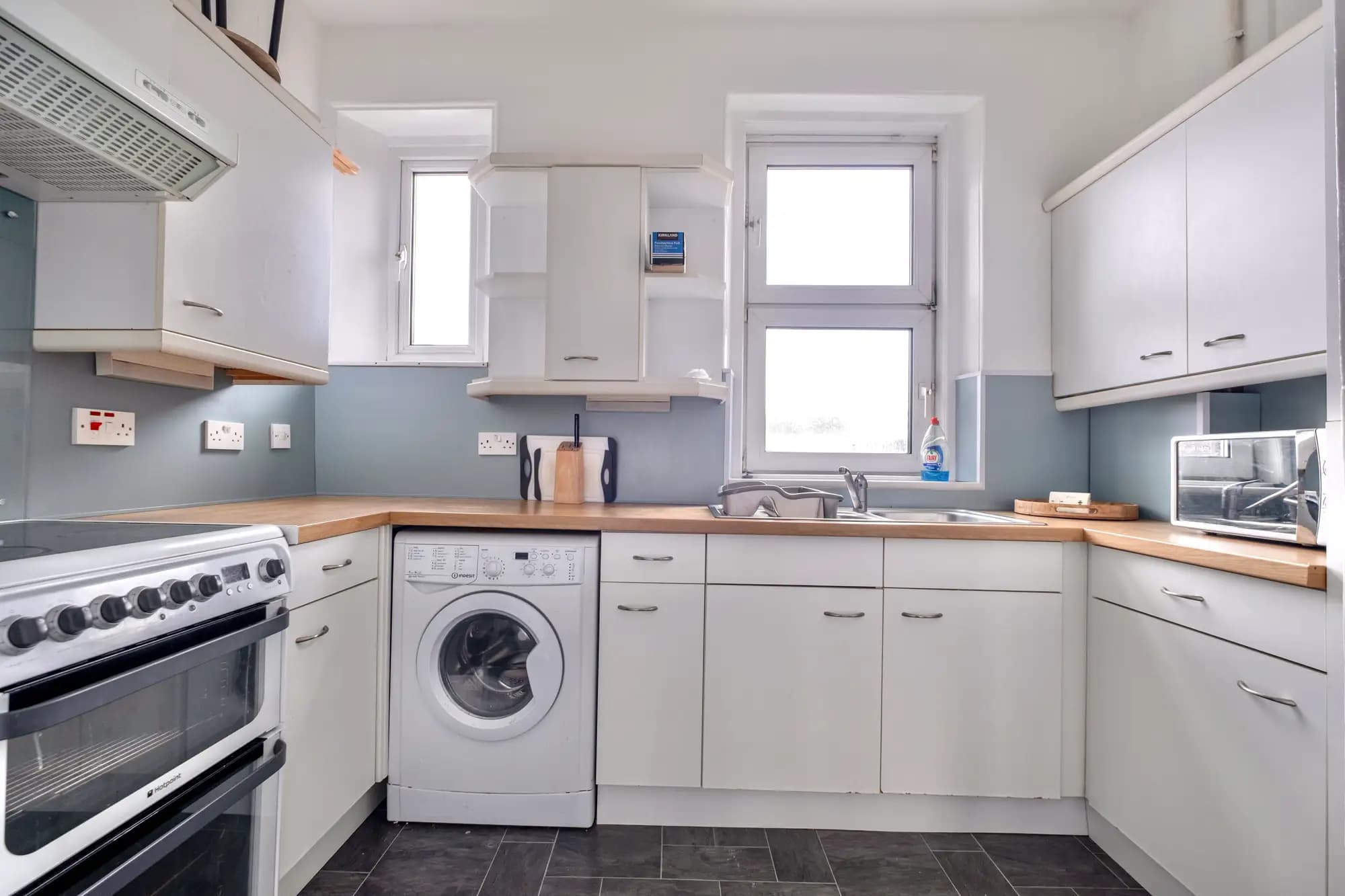 property photo 8 of 31