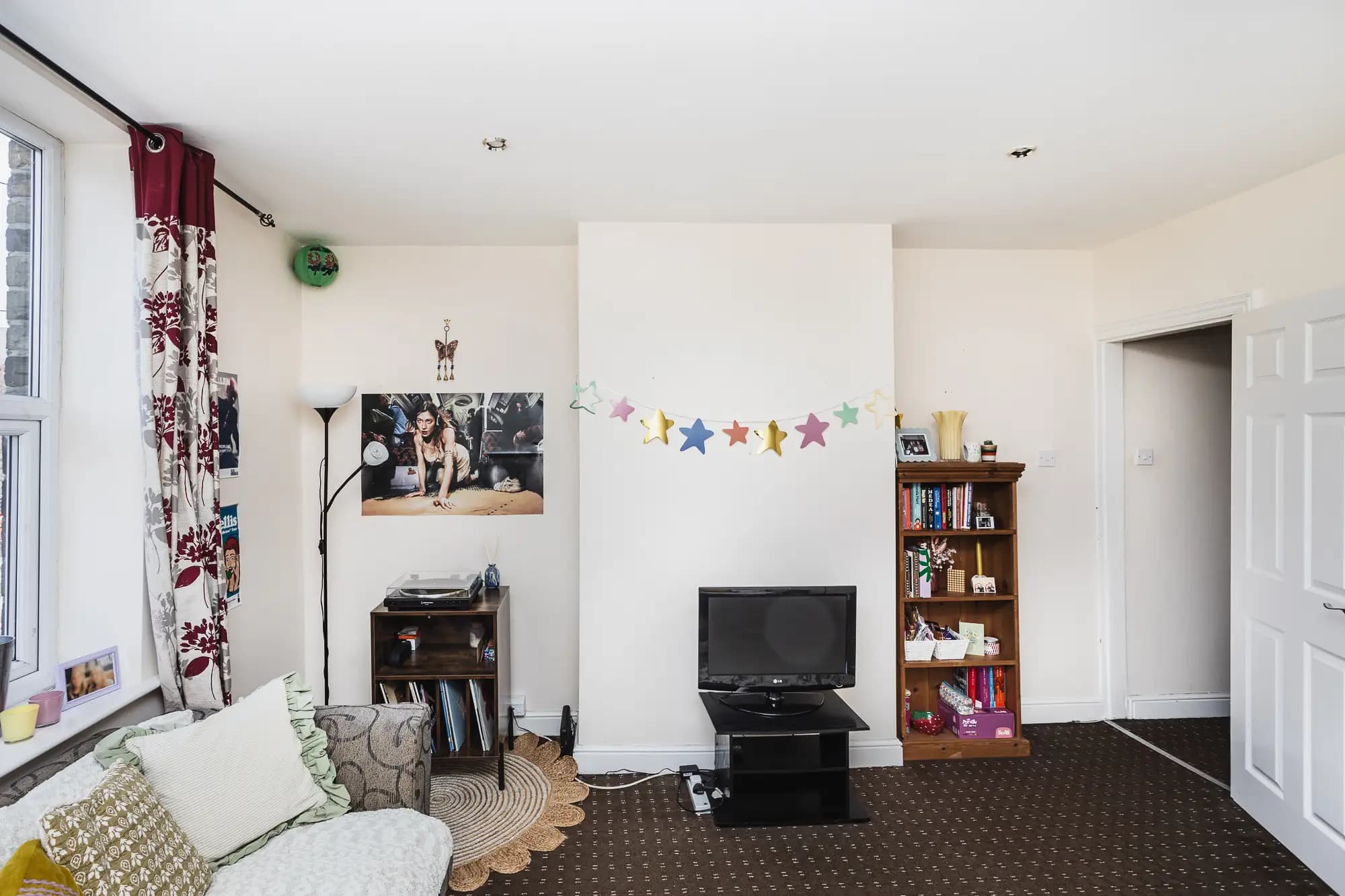 property photo 5 of 18