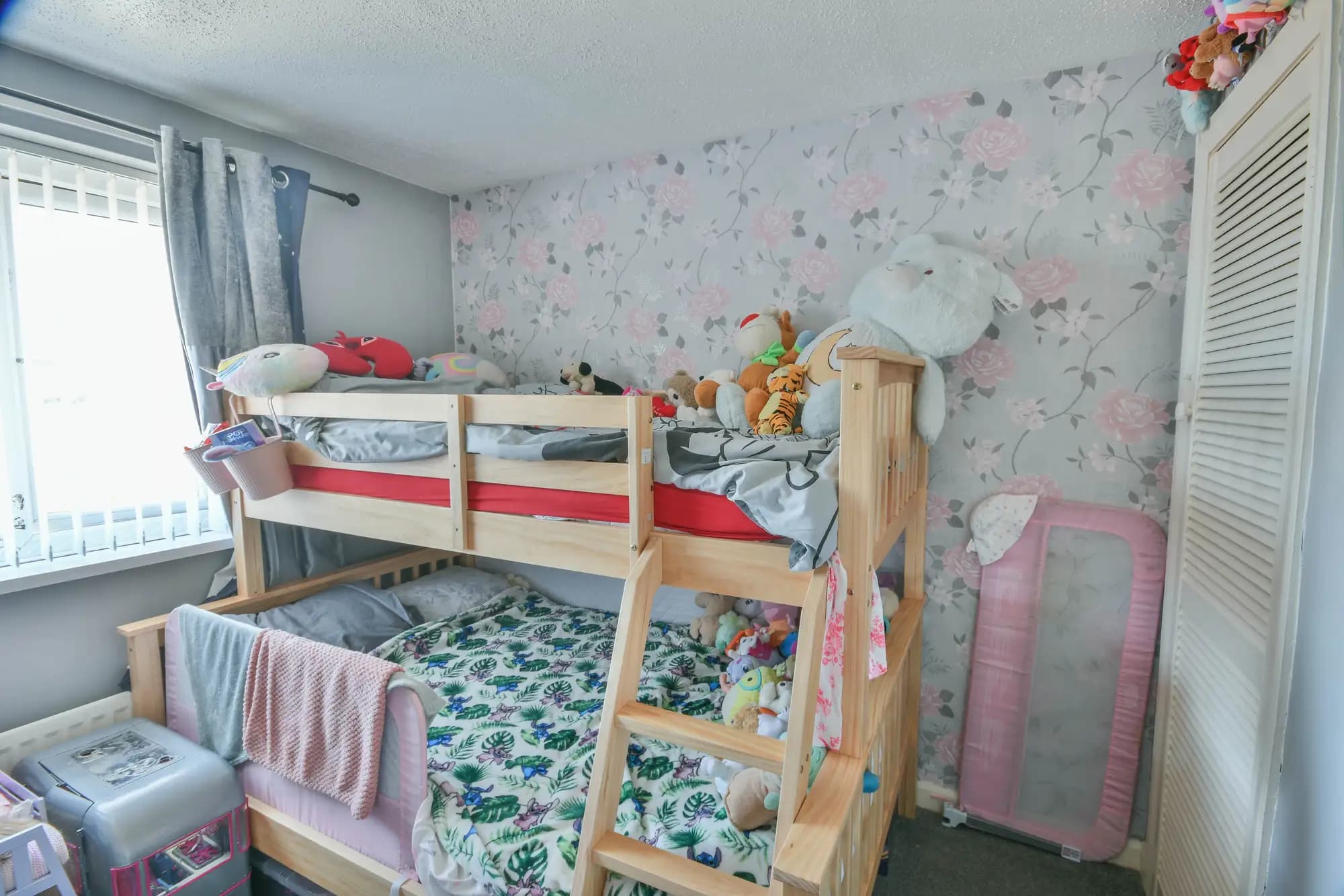 property photo 12 of 17
