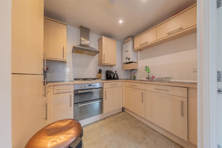 property photo 4 of 17