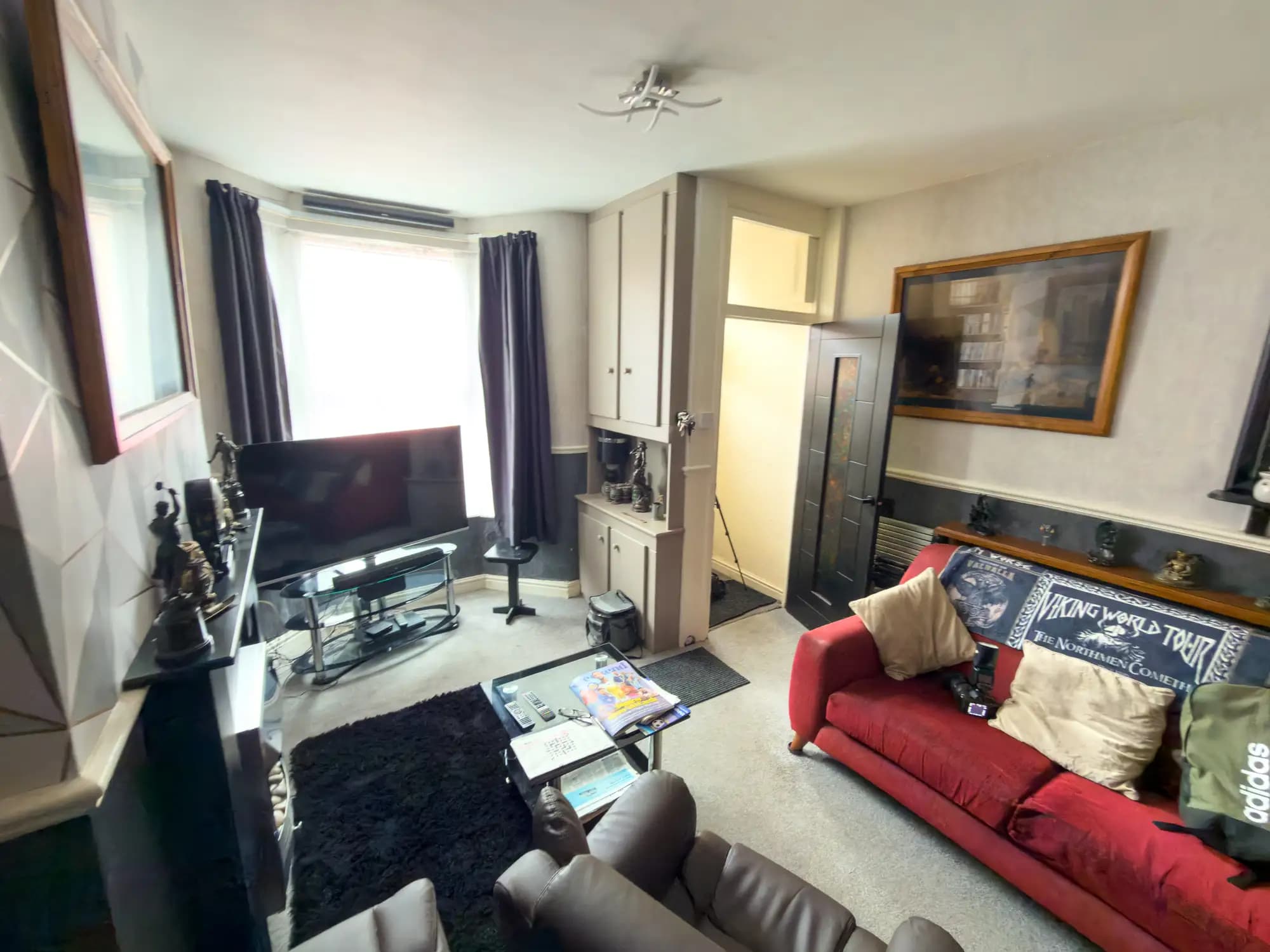 property photo 3 of 16