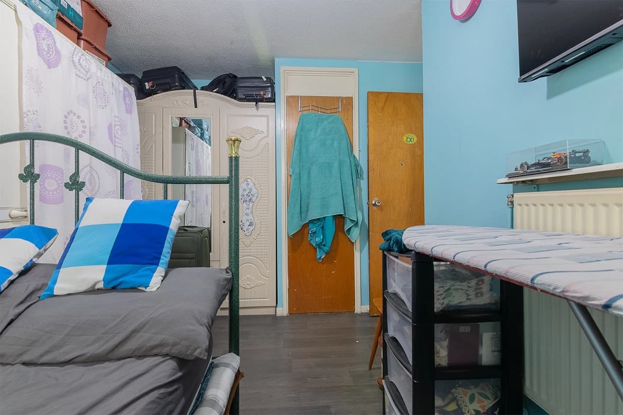 property photo 16 of 20