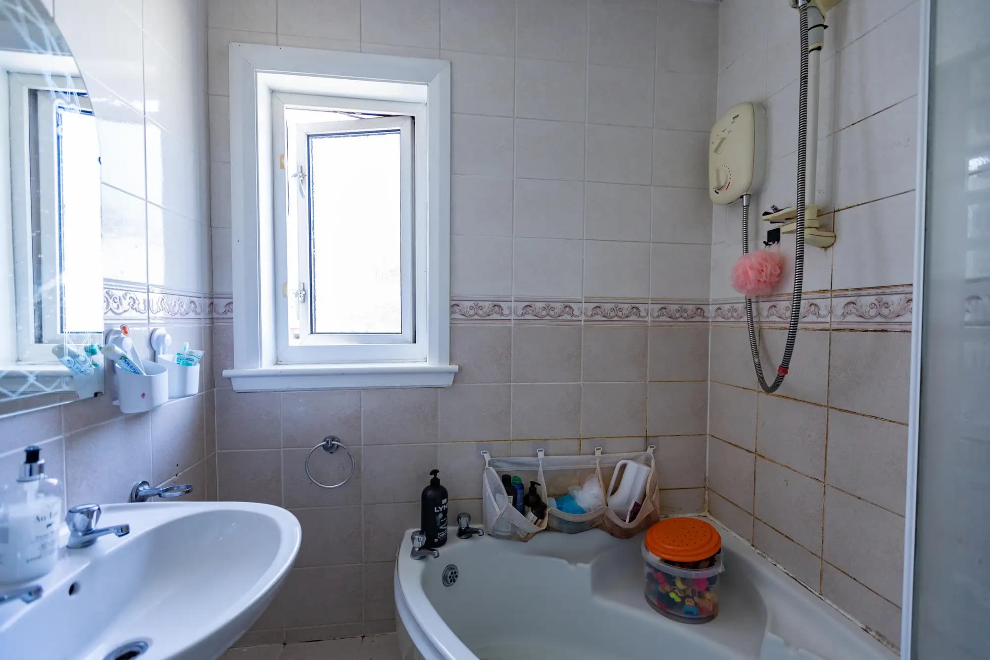 property photo 9 of 16