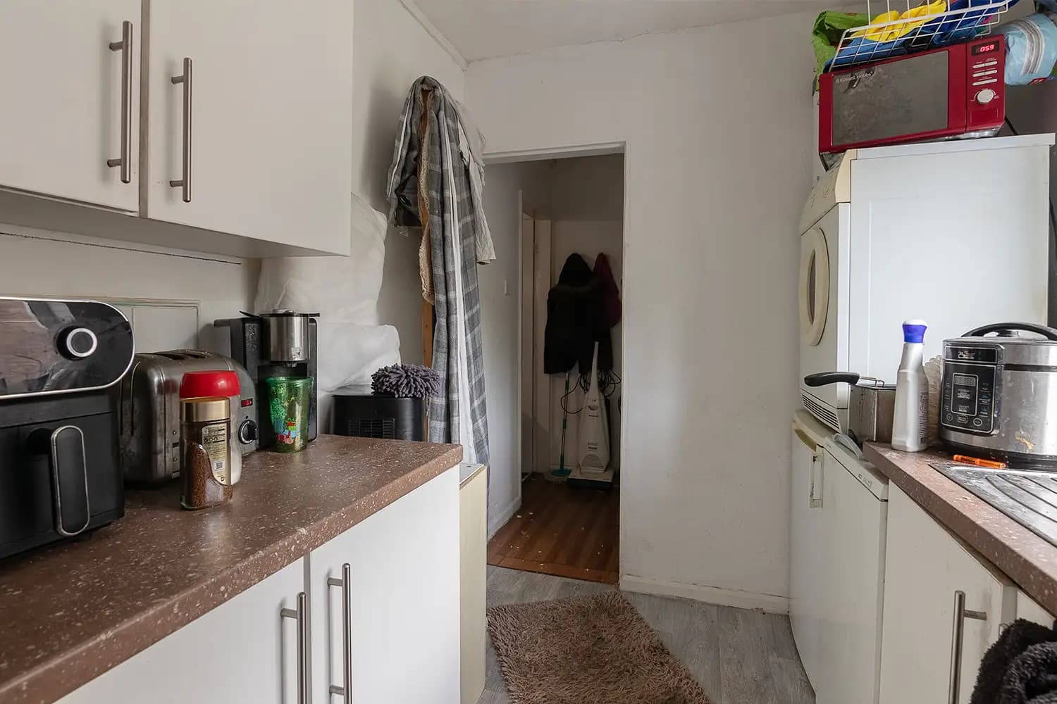 property photo 5 of 14
