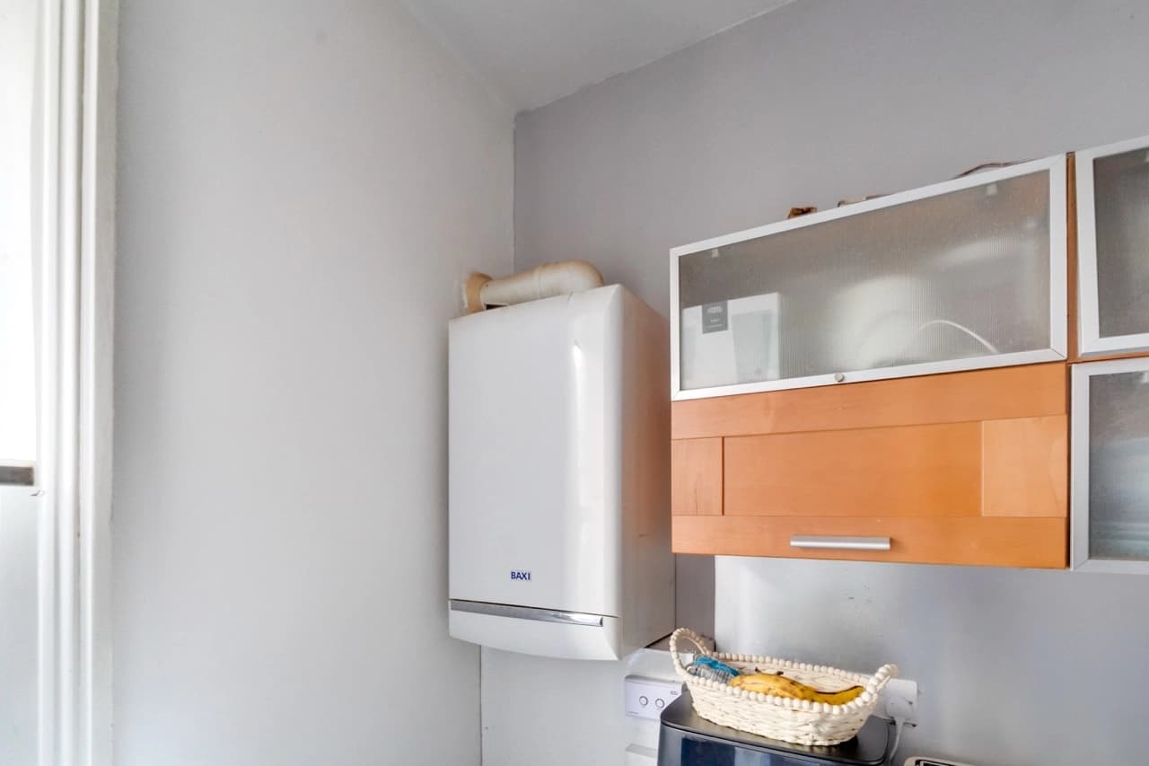 property photo 6 of 20