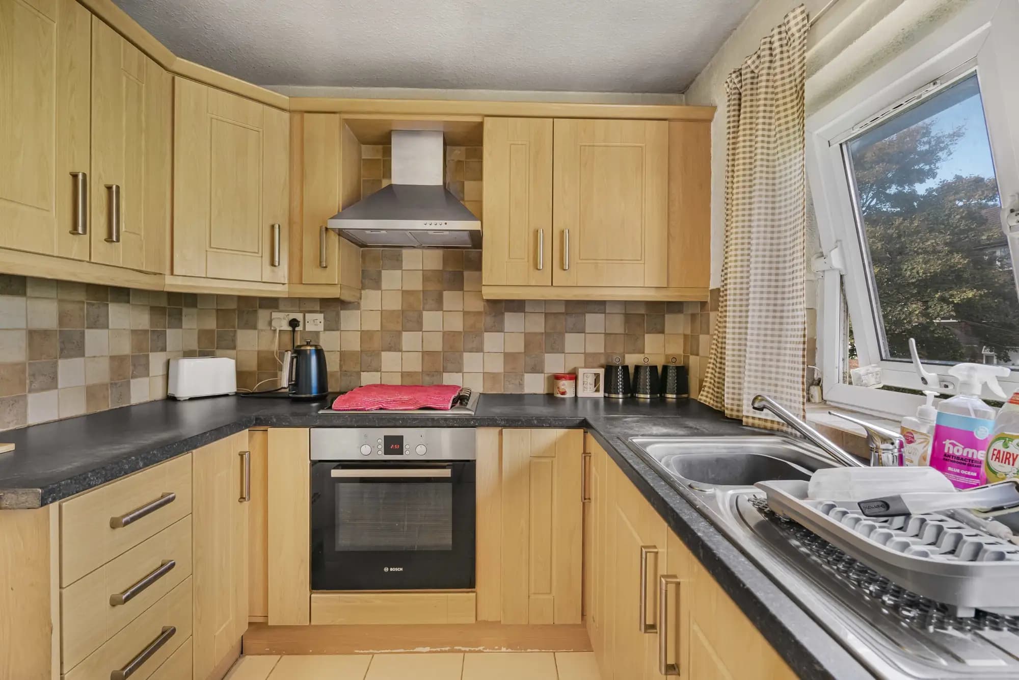 property photo 6 of 9