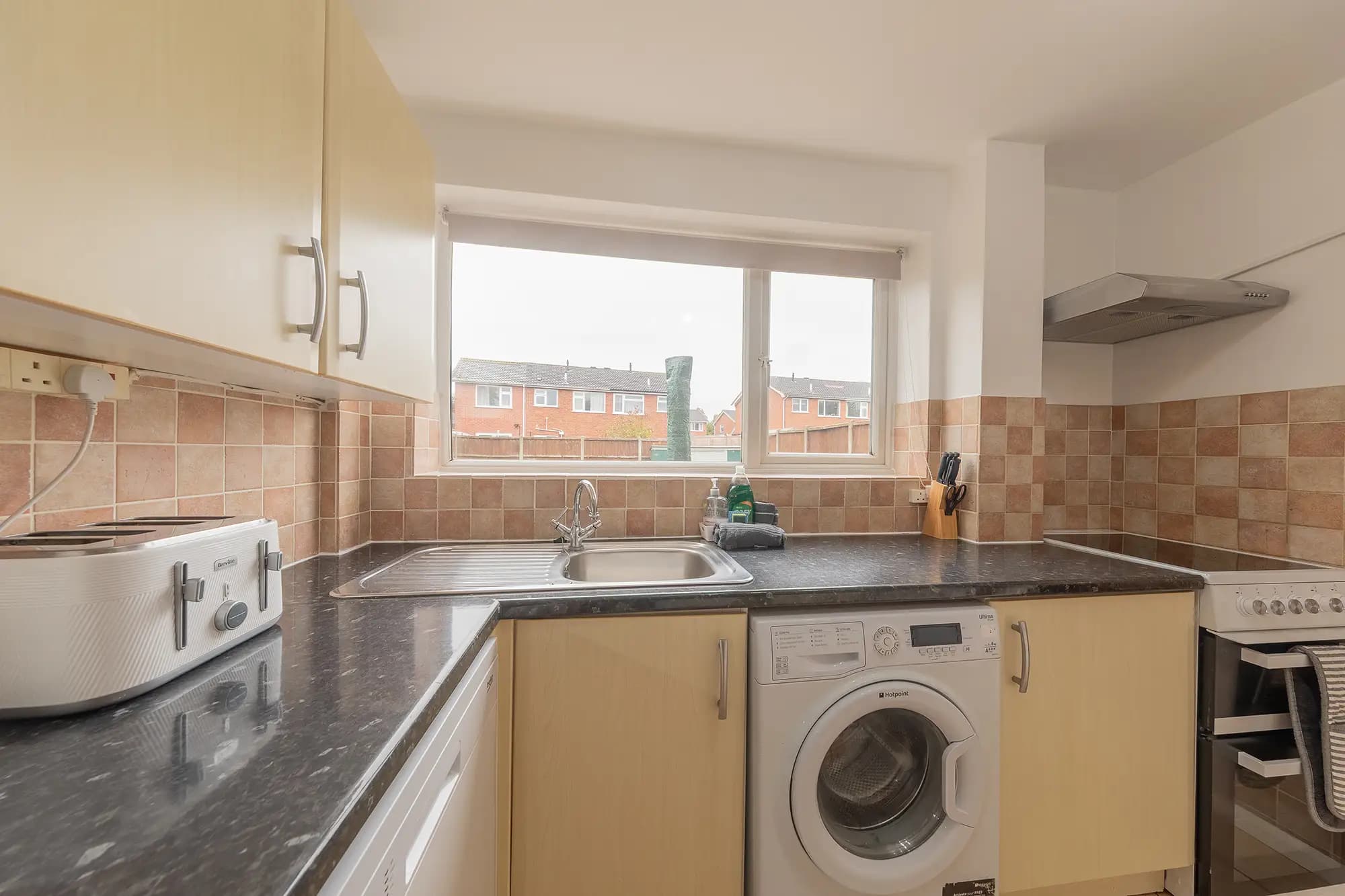 property photo 7 of 32