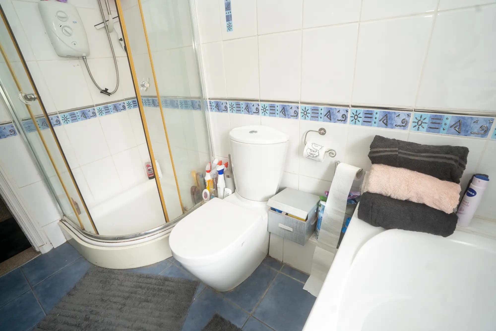 property photo 9 of 17