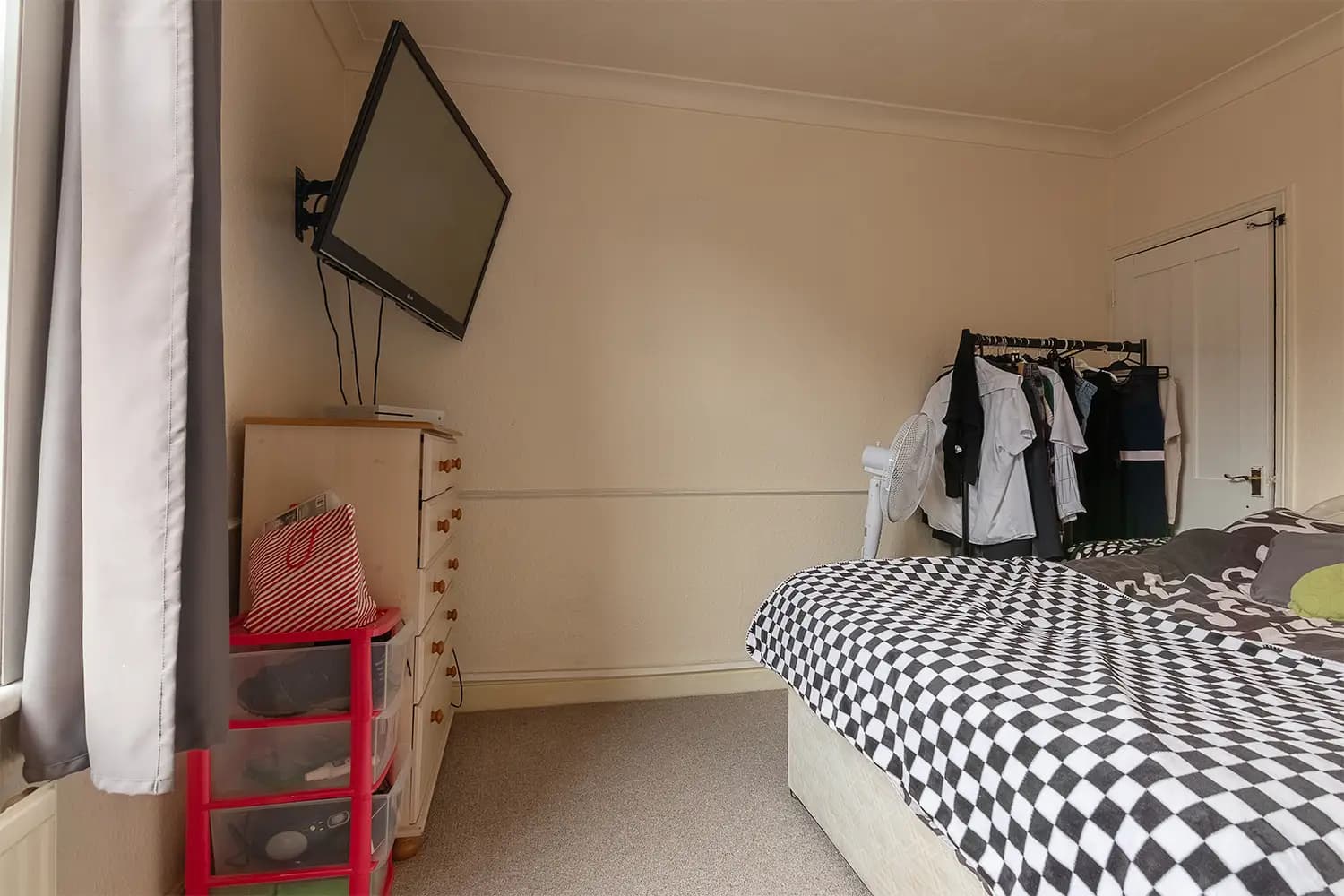 property photo 14 of 25