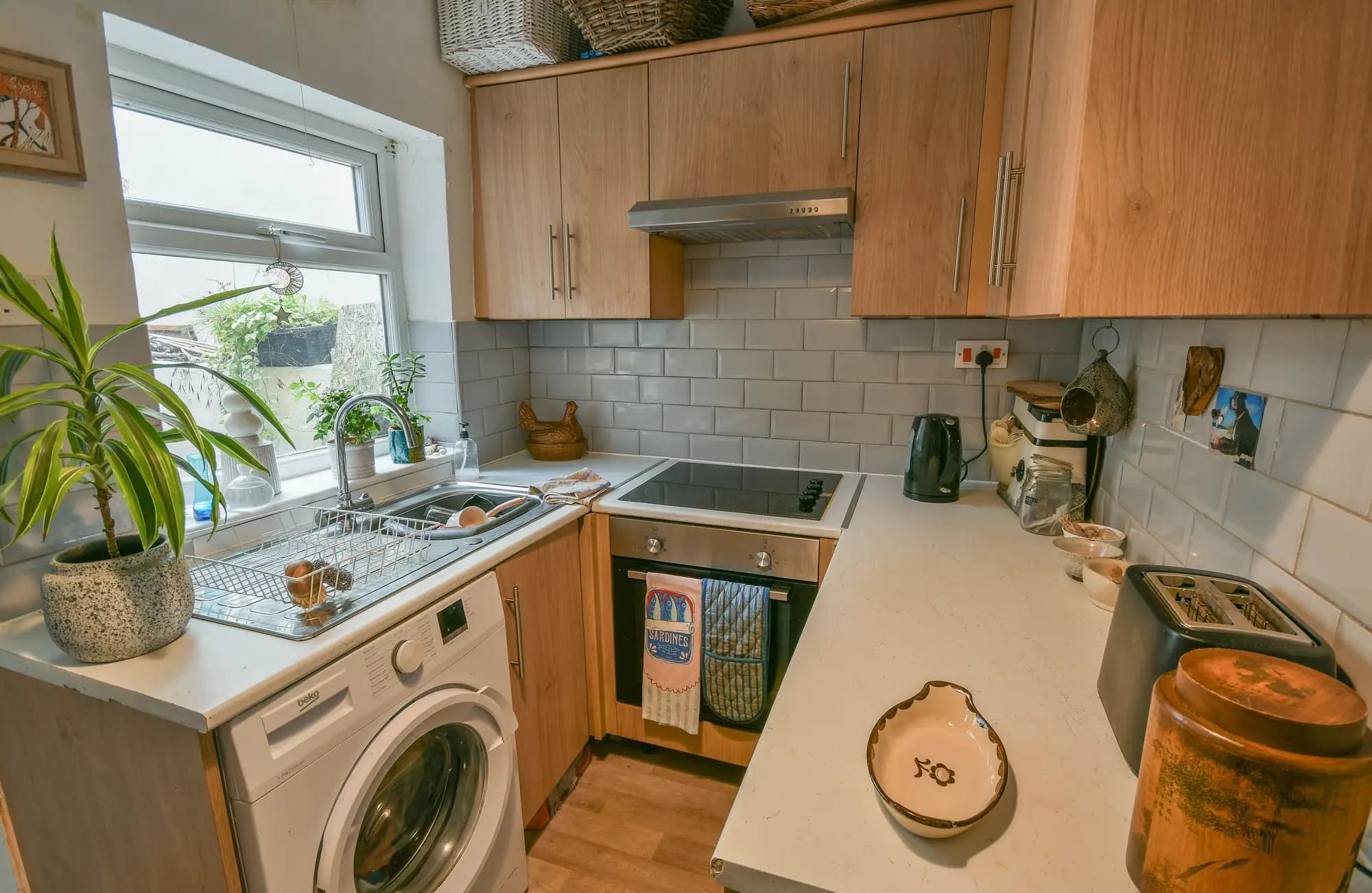 property photo 5 of 18