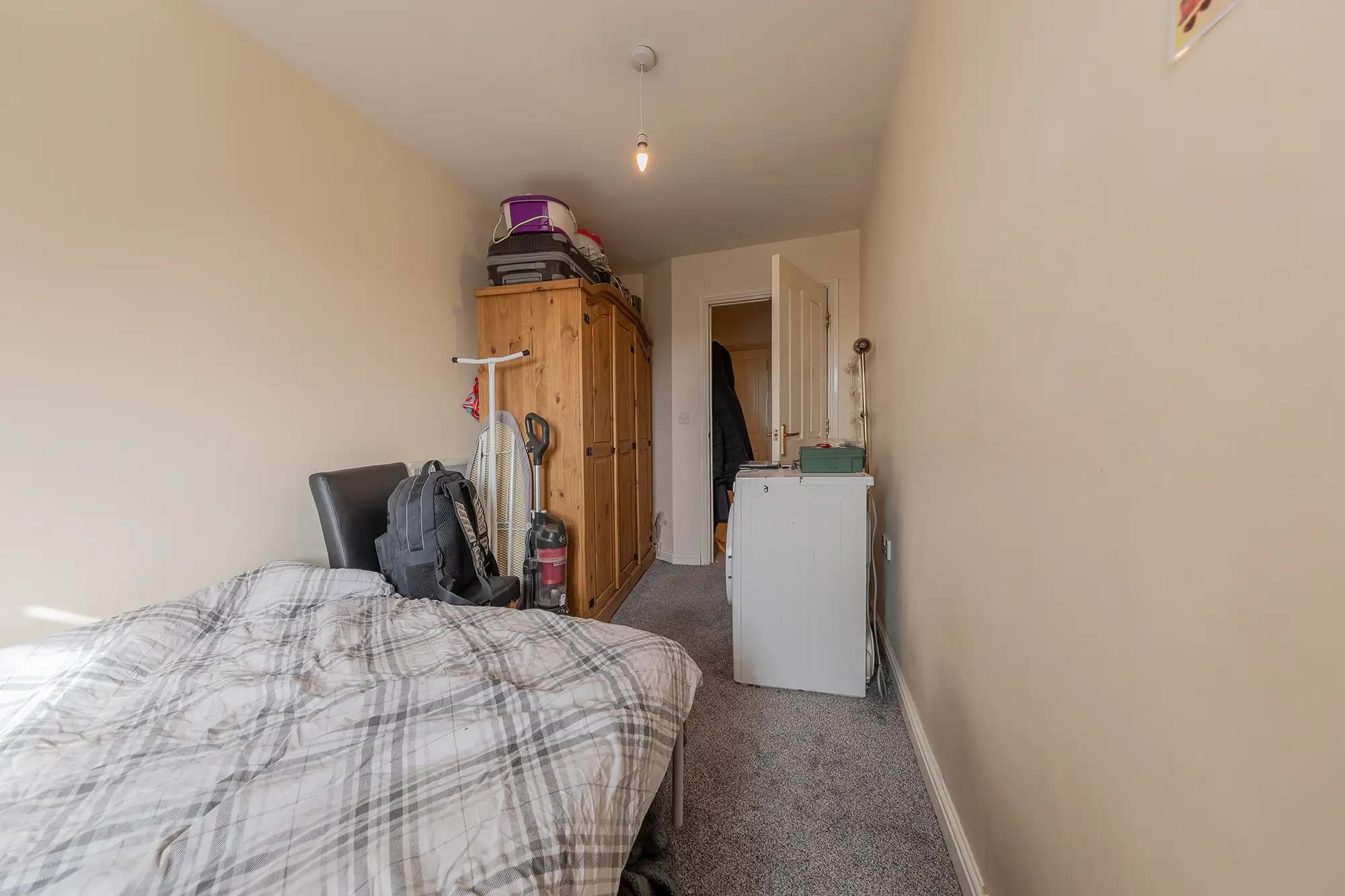 property photo 11 of 17