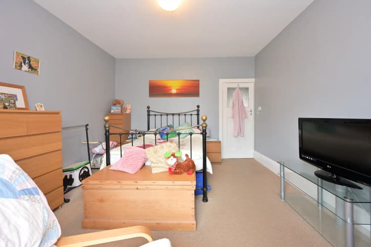 property photo 12 of 16