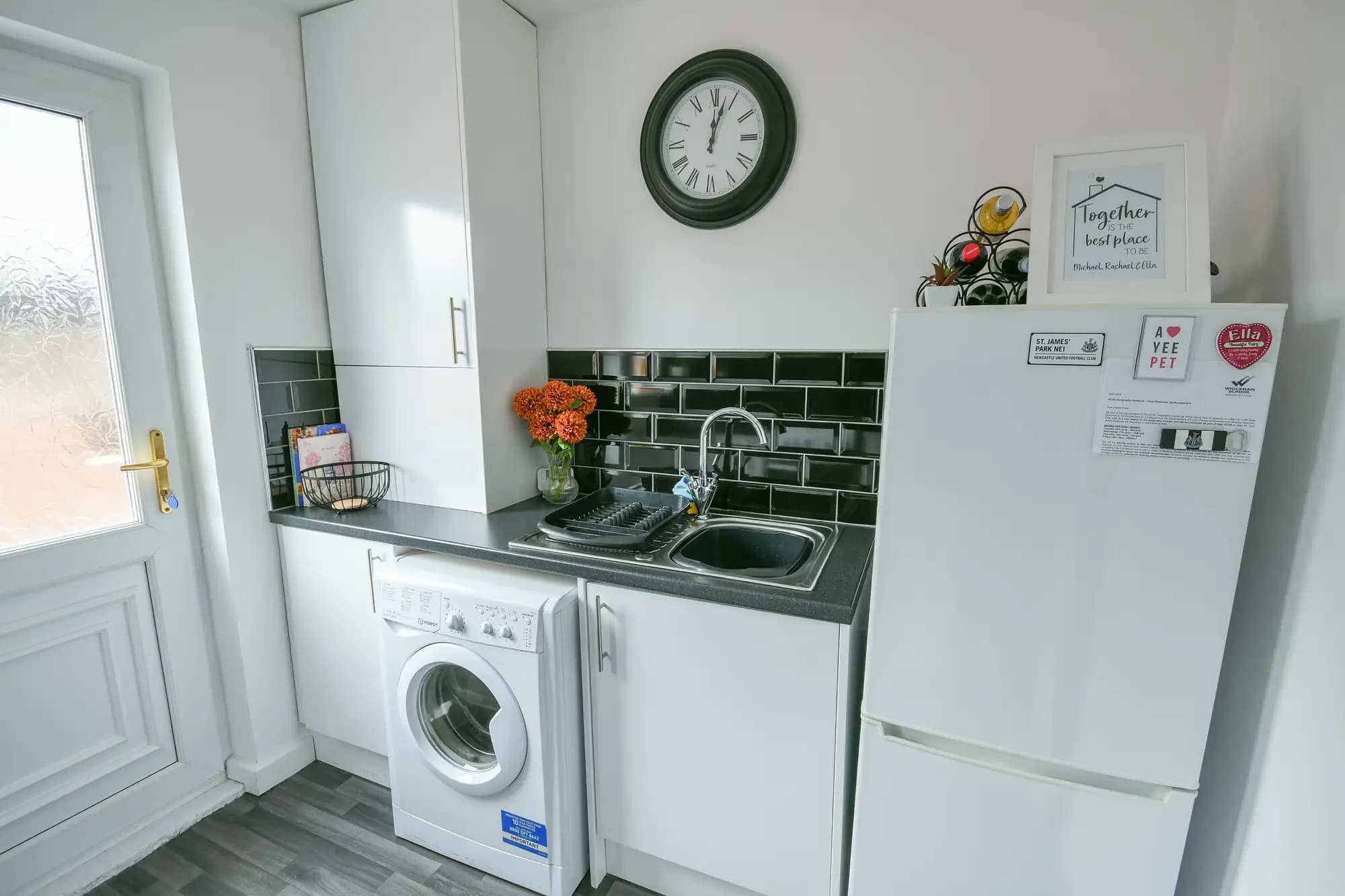 property photo 5 of 14