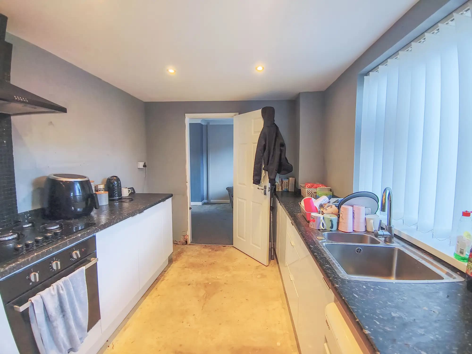 property photo 4 of 20