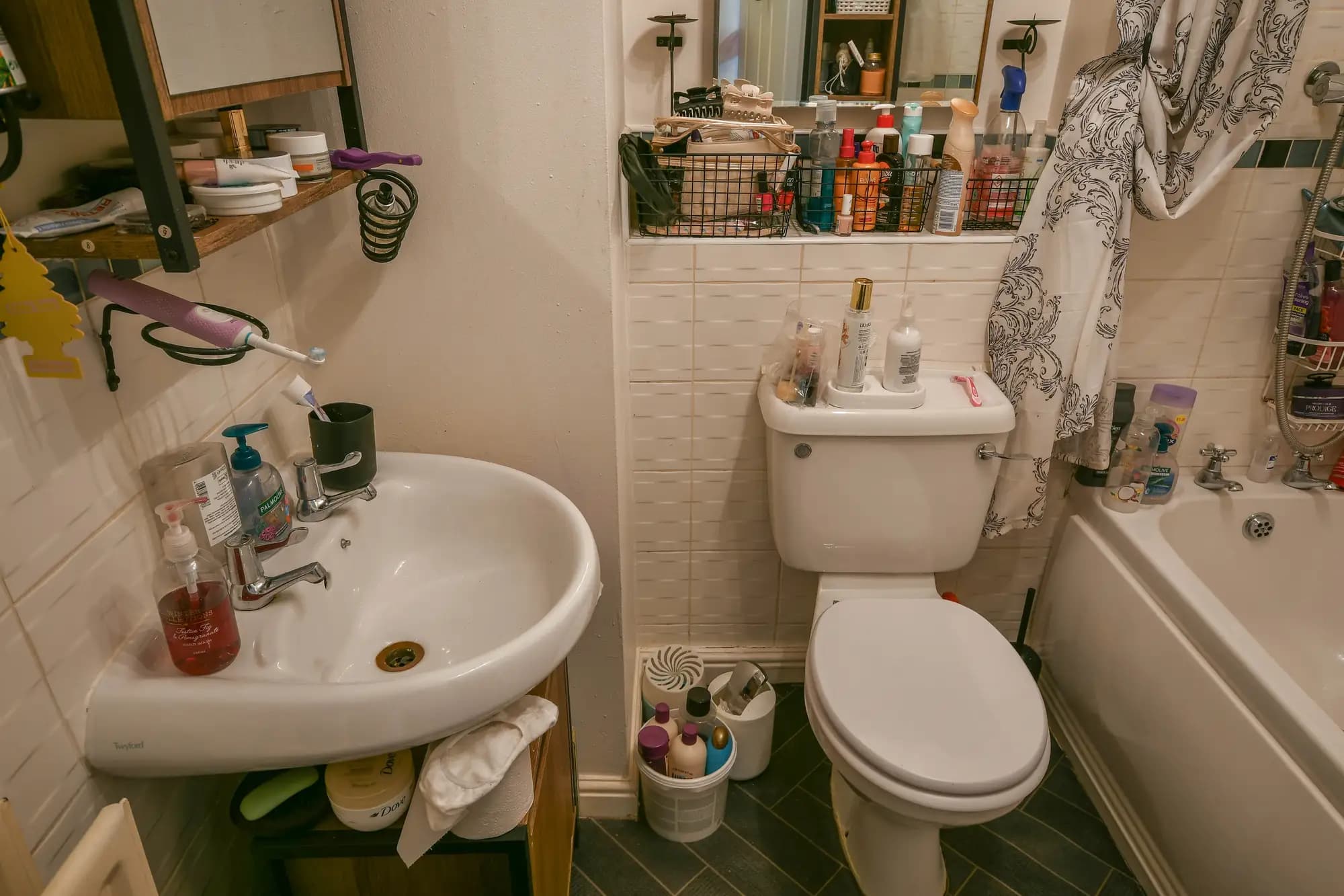 property photo 8 of 15