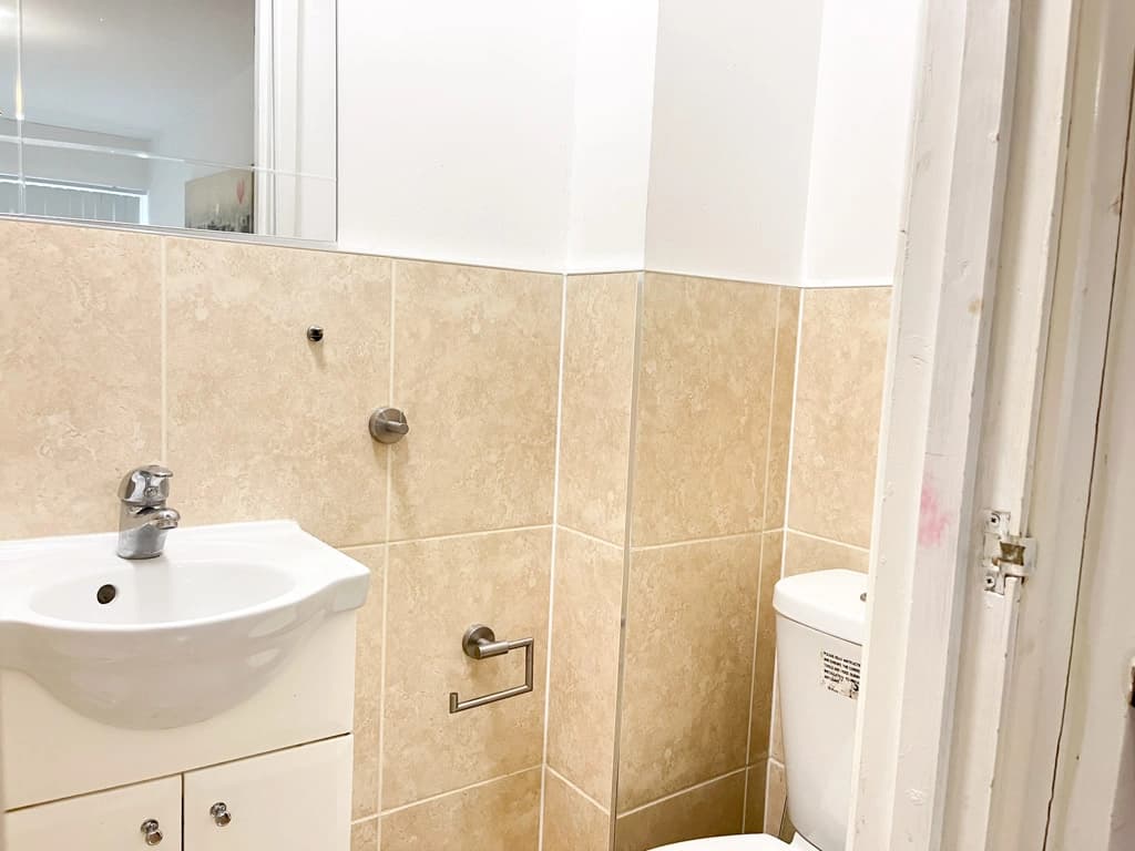 property photo 9 of 20