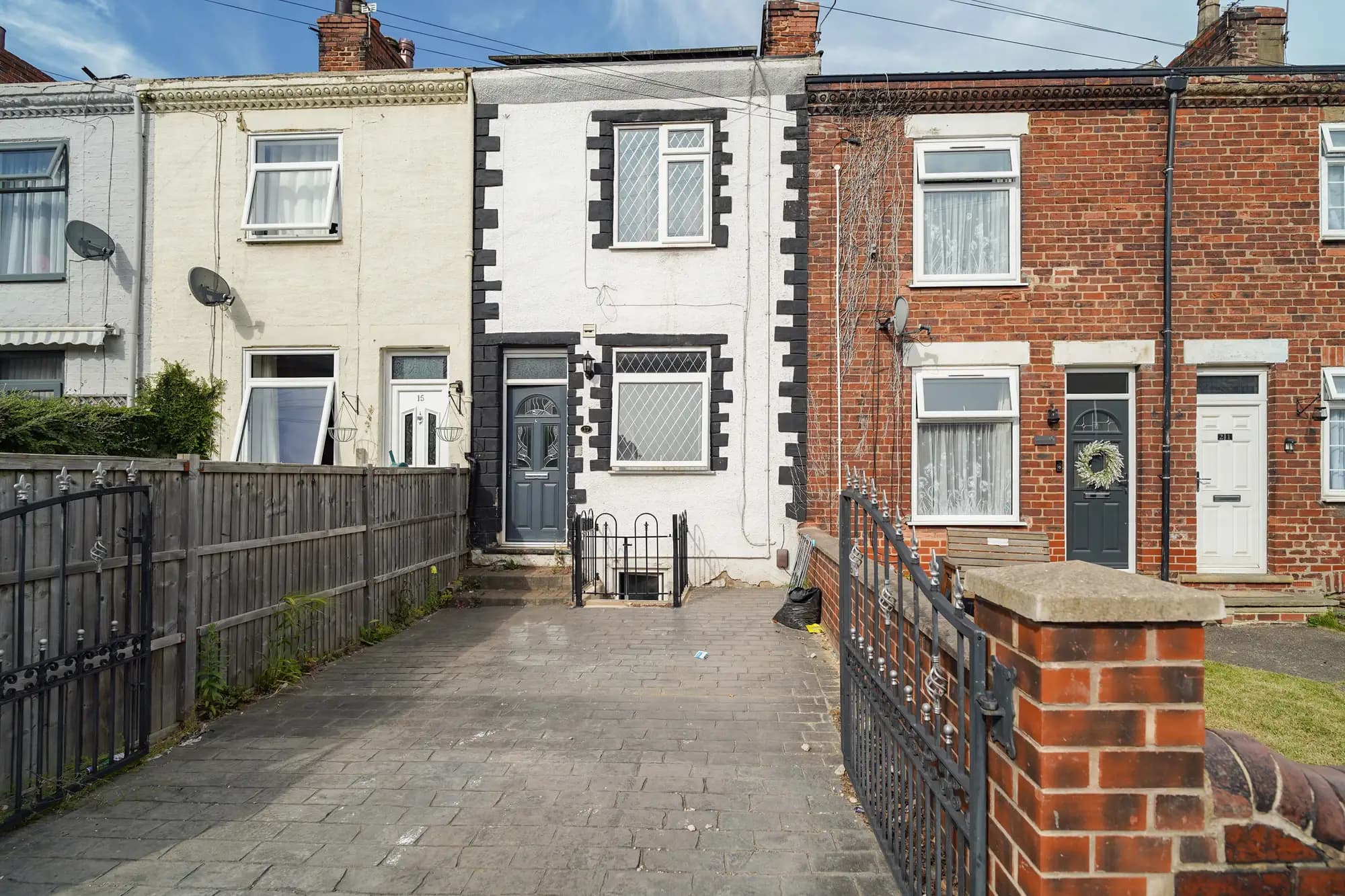 property photo 13 of 15