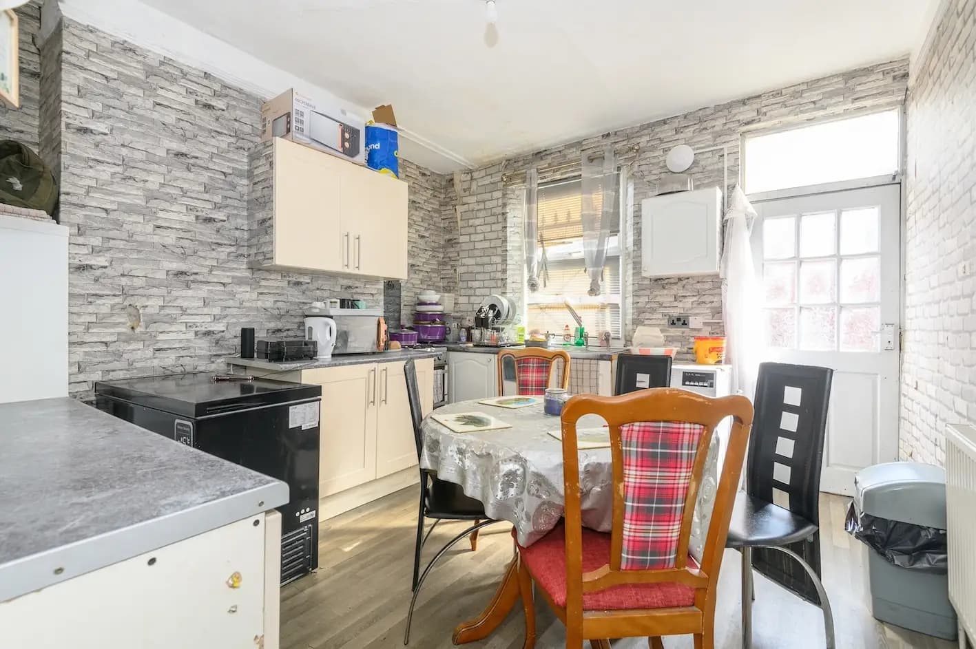 property photo 6 of 22