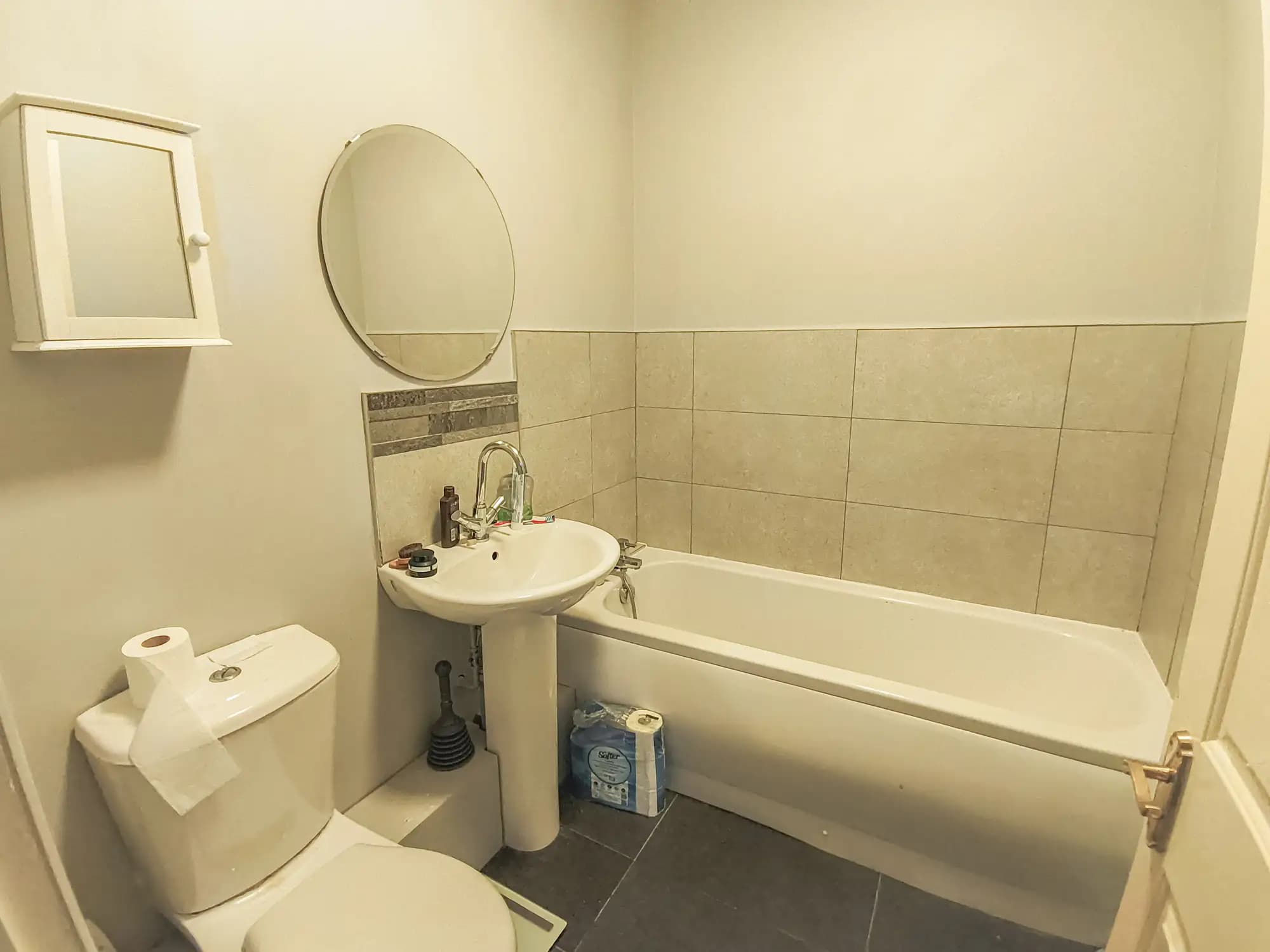 property photo 7 of 16