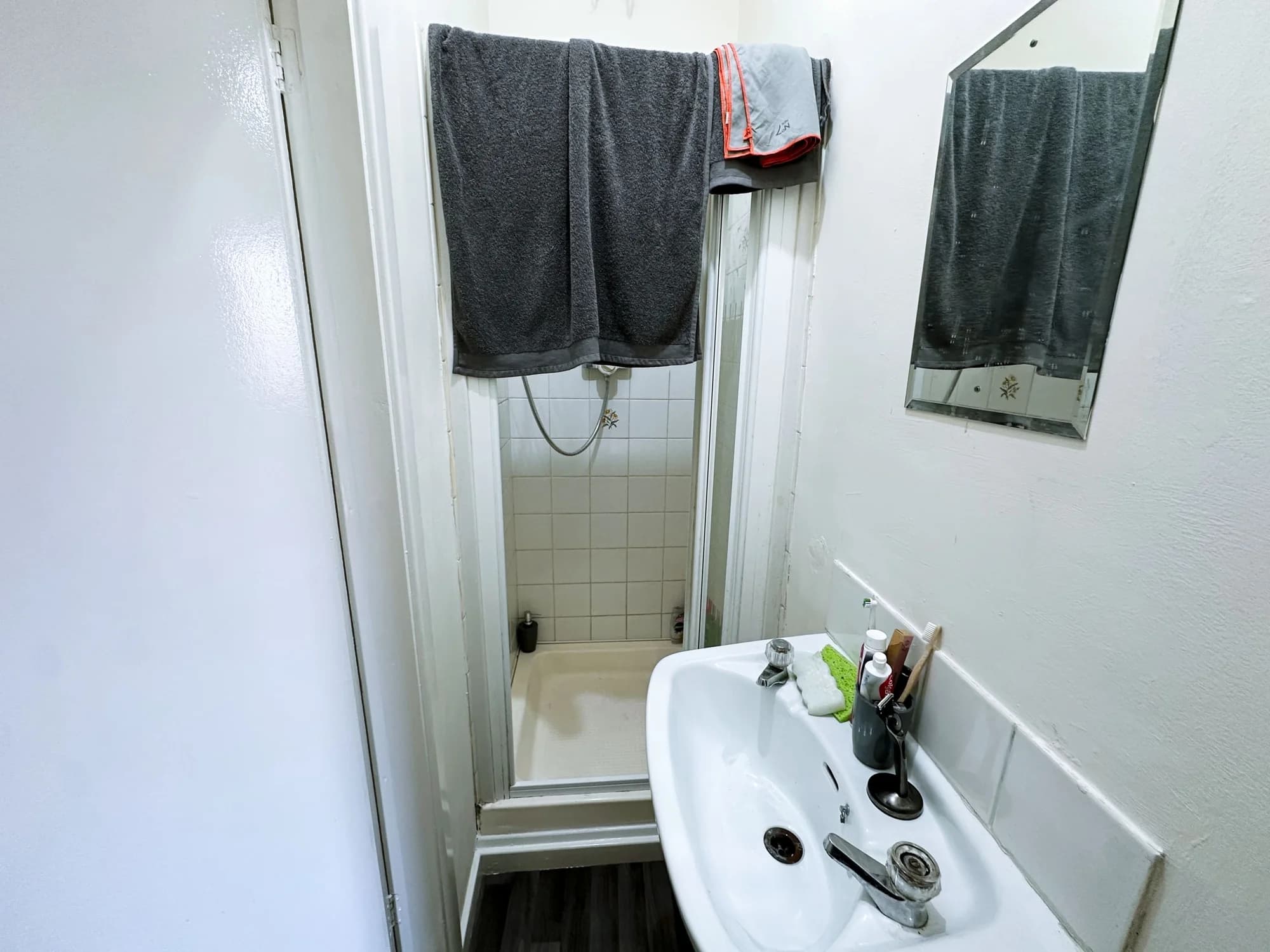 property photo 9 of 17