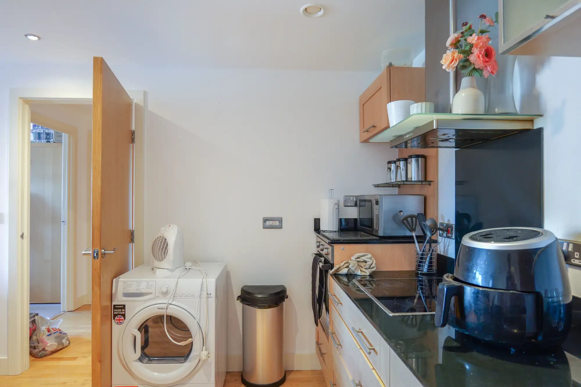 property photo 5 of 16