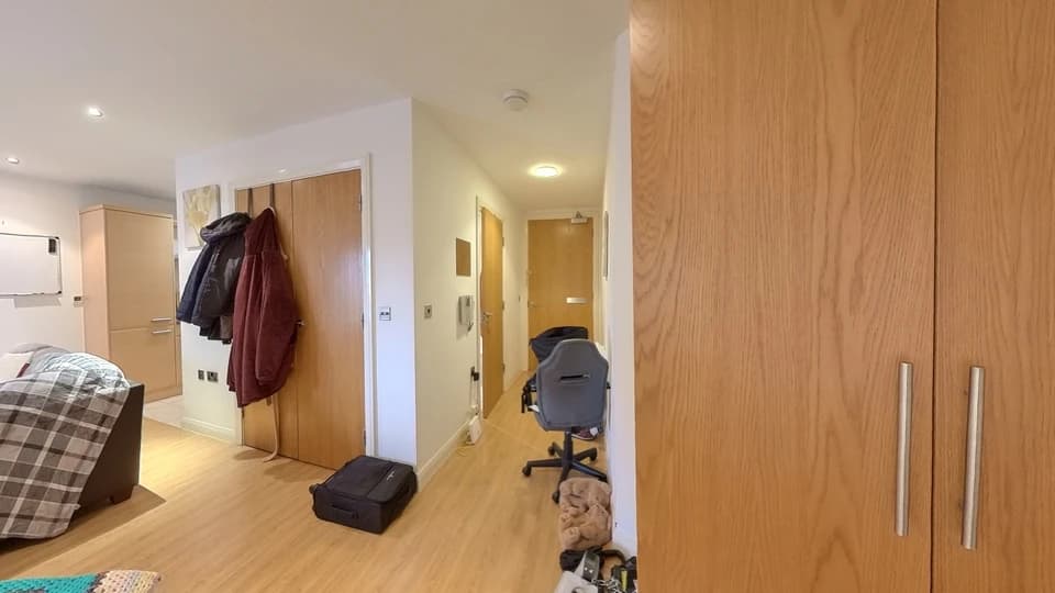 property photo 13 of 21