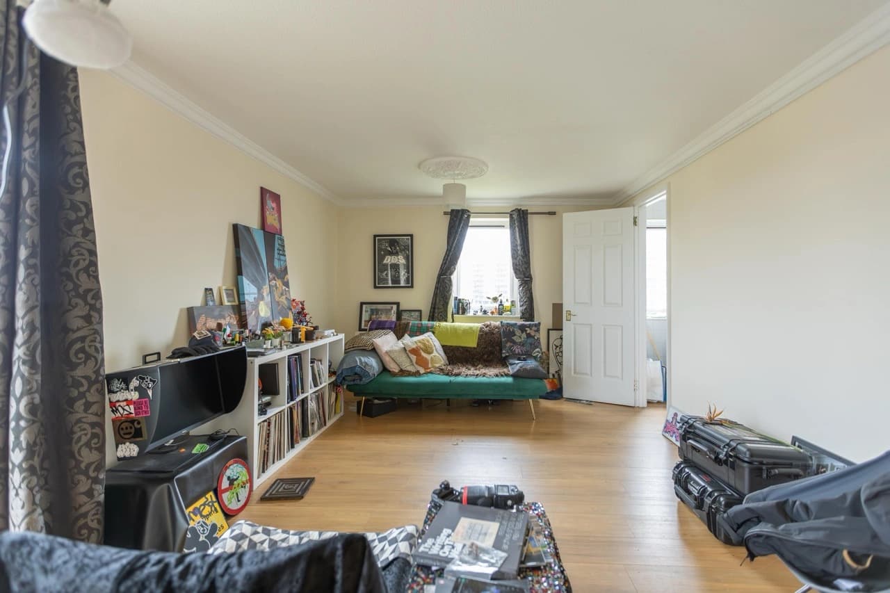 property photo 4 of 21
