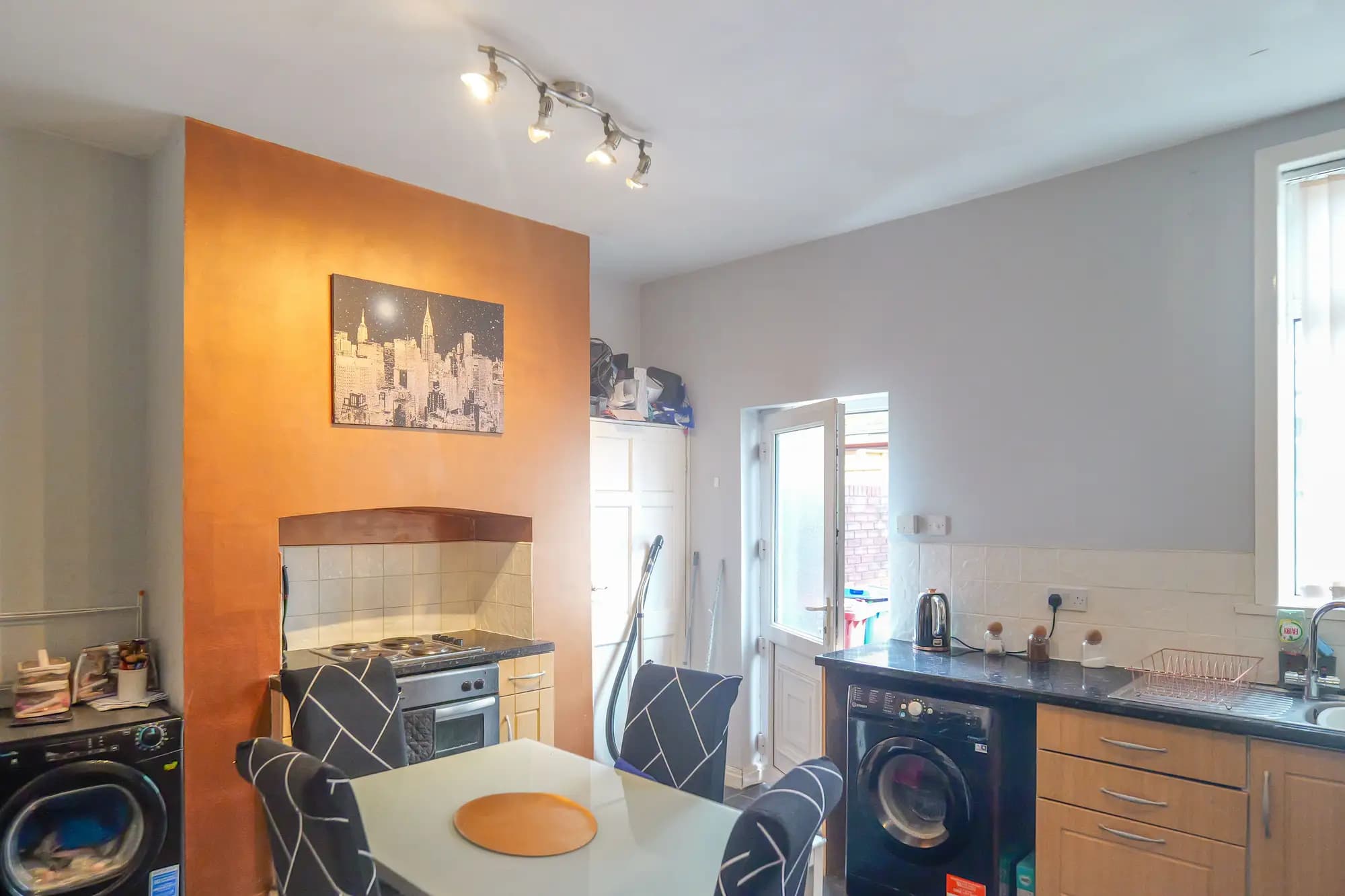 property photo 6 of 20