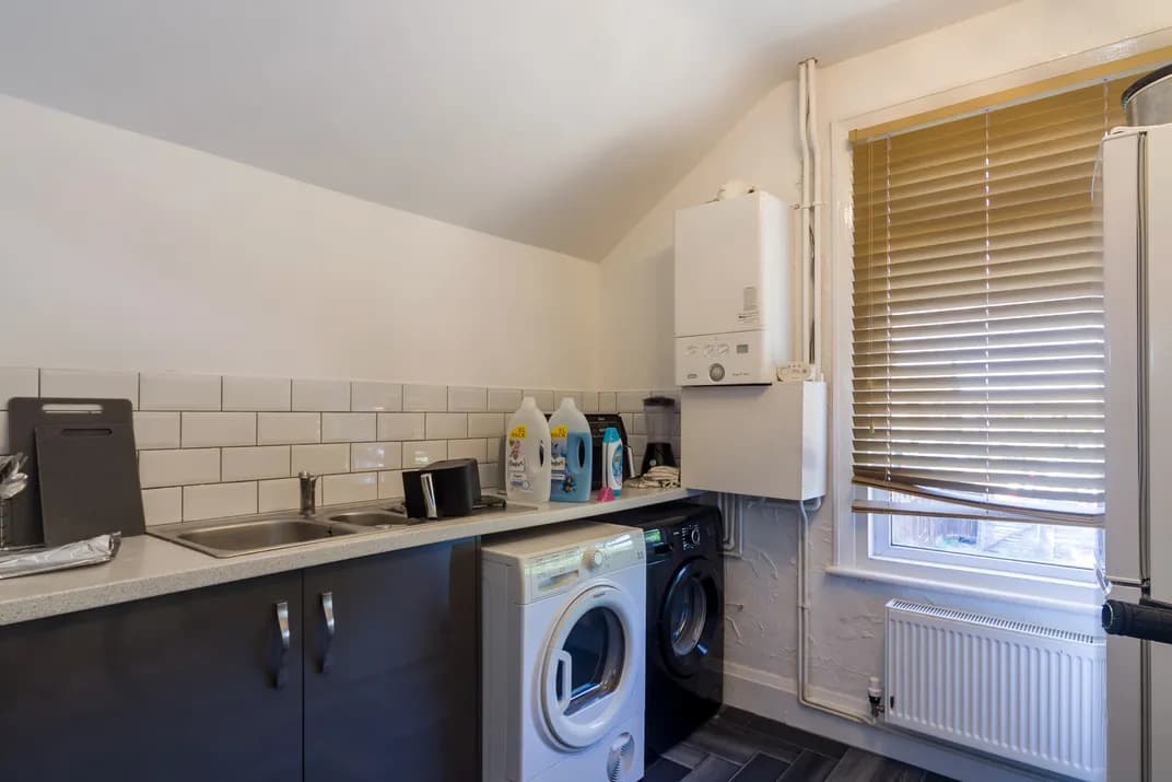 property photo 5 of 15