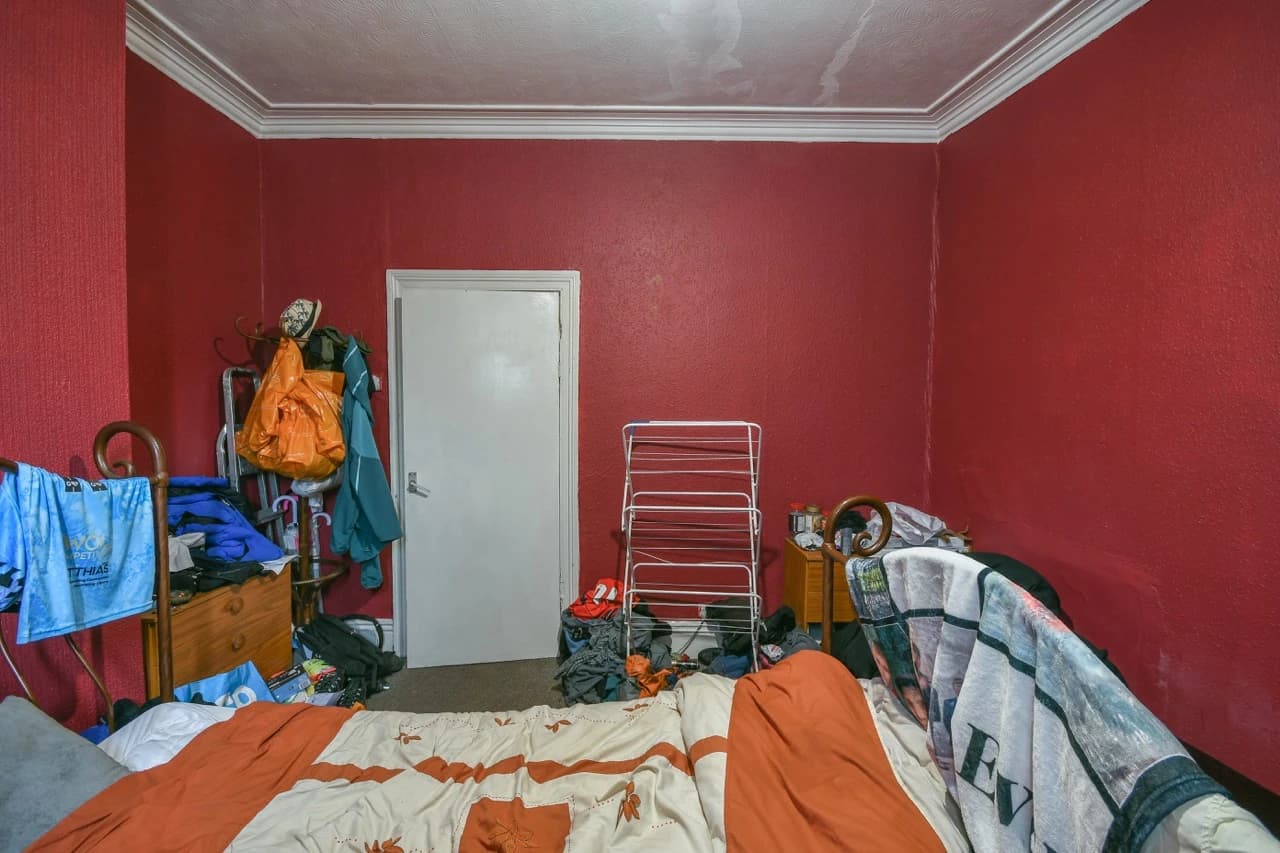 property photo 20 of 28