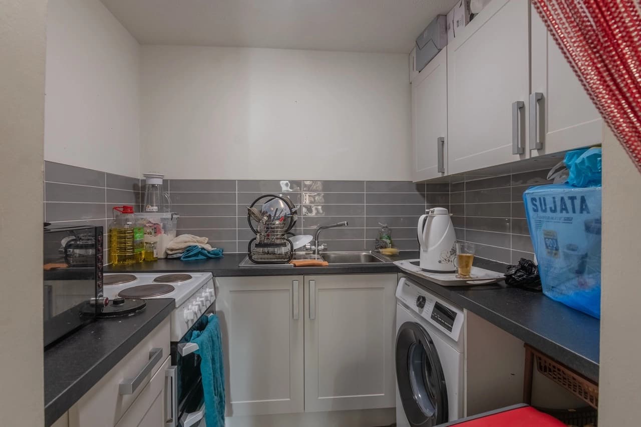 property photo 5 of 15